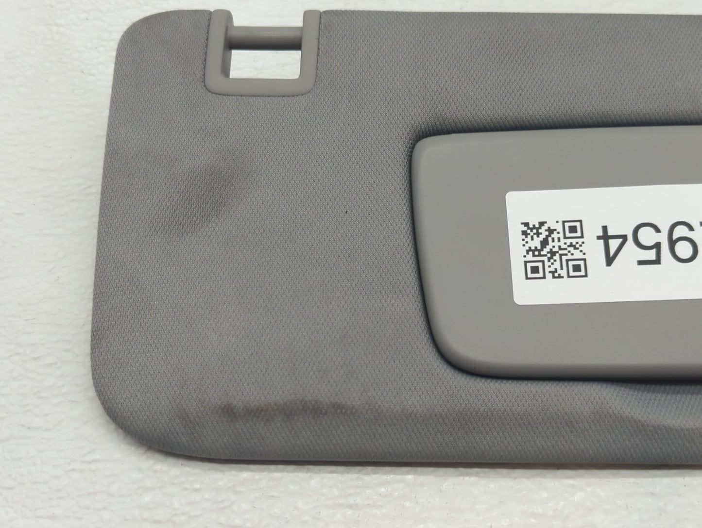 2018-2019 Chevrolet Equinox Sun Visor Shade Replacement Passenger Right Mirror Fits Fits 2018 2019 OEM Used Auto Parts - Oem