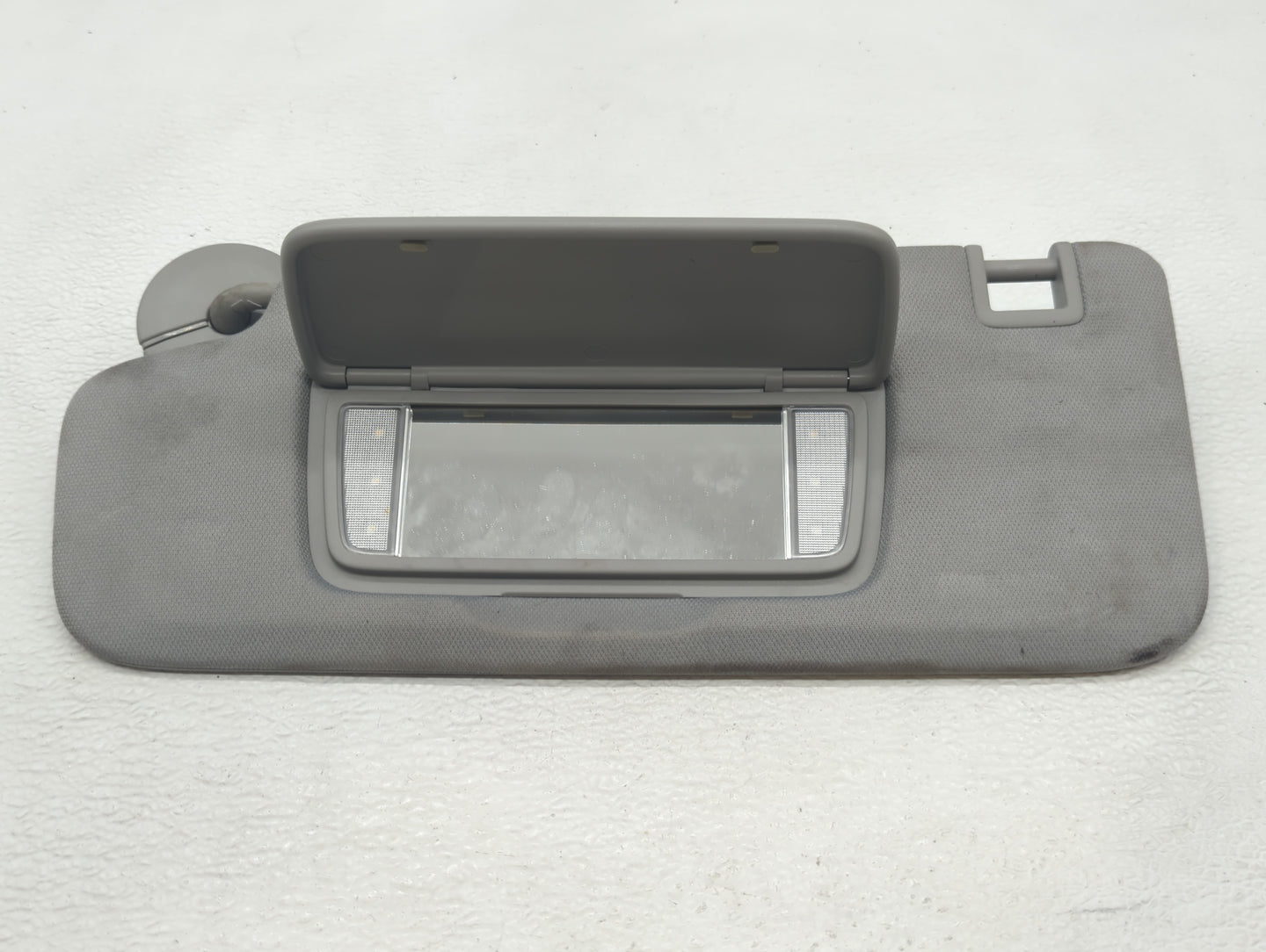 2018-2019 Chevrolet Equinox Sun Visor Shade Replacement Driver Left Mirror Fits Fits 2018 2019 OEM Used Auto Parts - Oemused