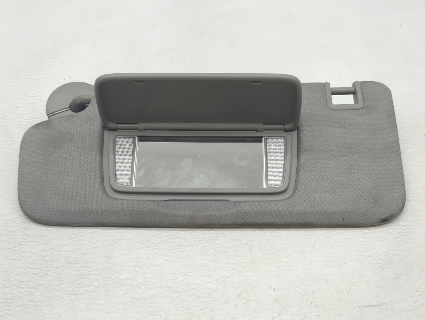 2018-2019 Chevrolet Equinox Sun Visor Shade Replacement Driver Left Mirror Fits Fits 2018 2019 OEM Used Auto Parts - Oemused