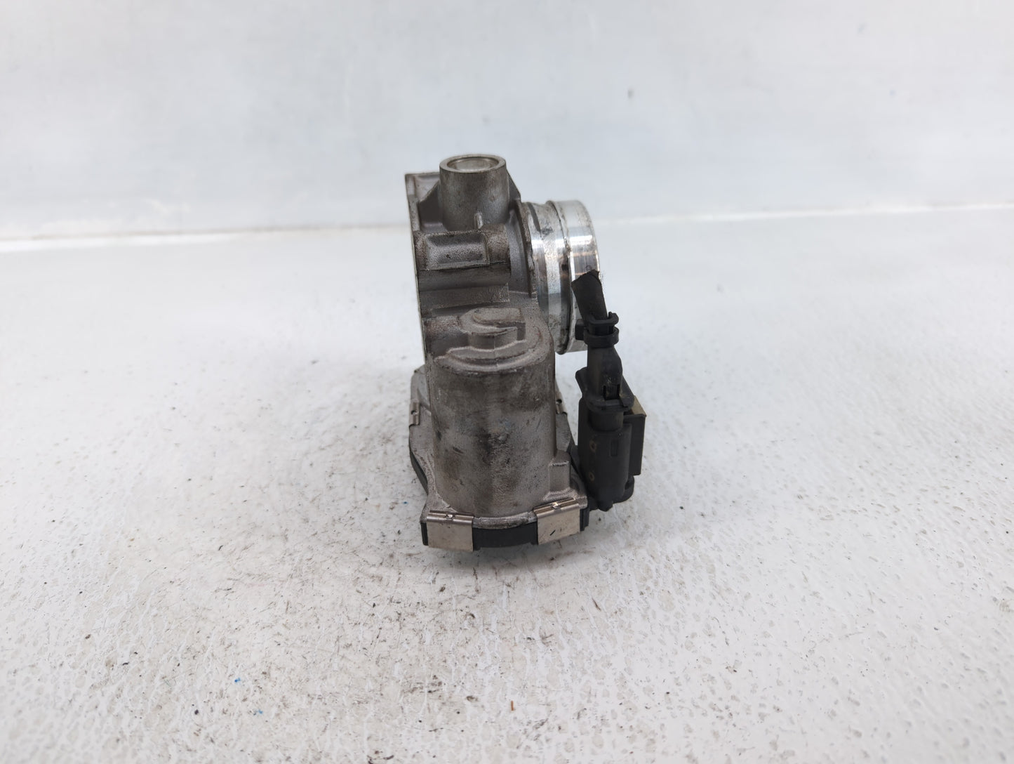 2018-2022 Chevrolet Equinox Throttle Body P/N:12671379 Fits Fits 2016 2017 2018 2019 2020 2021 2022 OEM Used Auto Parts - Oe