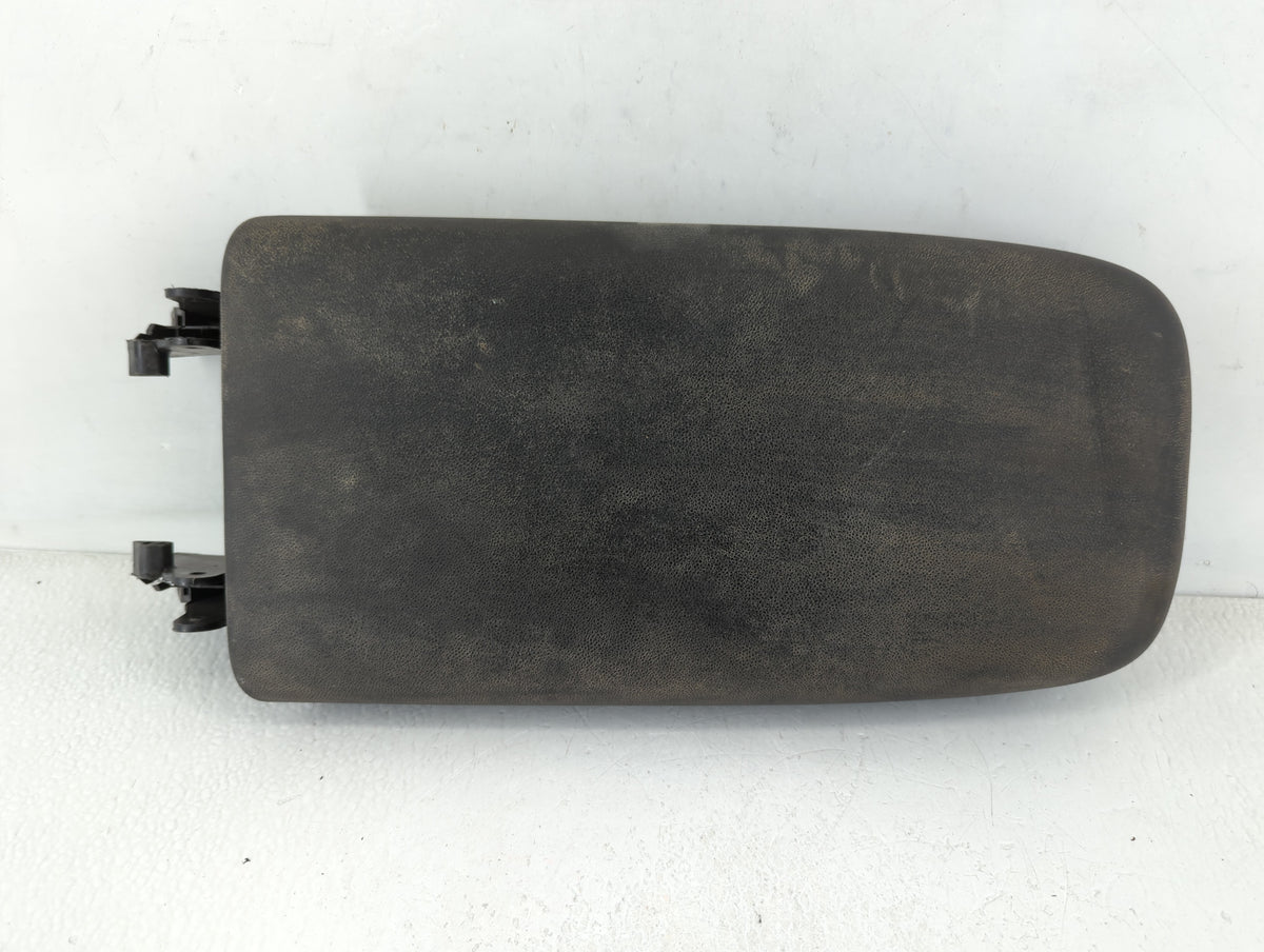 2018-2022 Chevrolet Equinox Center Console Armrest Cover Lid Black 589170 - Oemusedautoparts1.com