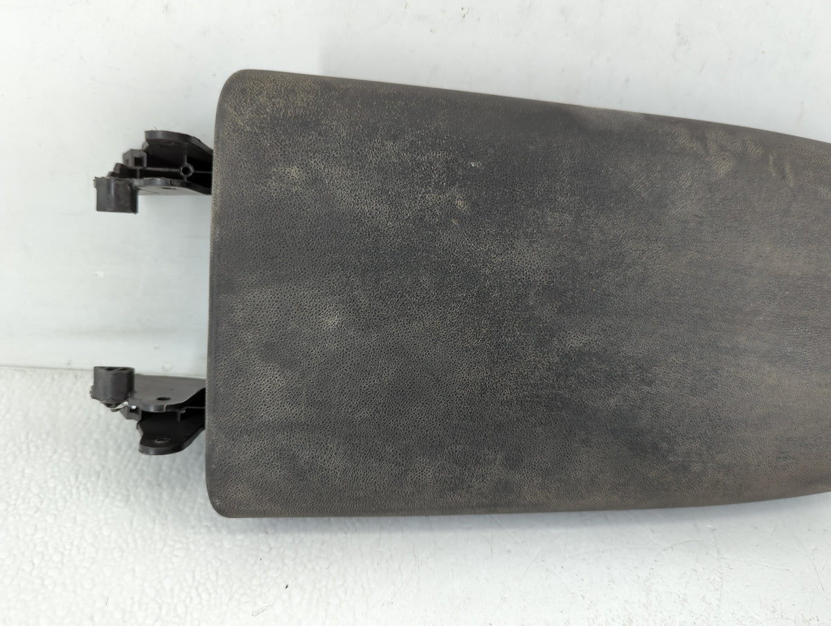 2018-2022 Chevrolet Equinox Center Console Armrest Cover Lid Black 589170 - Oemusedautoparts1.com