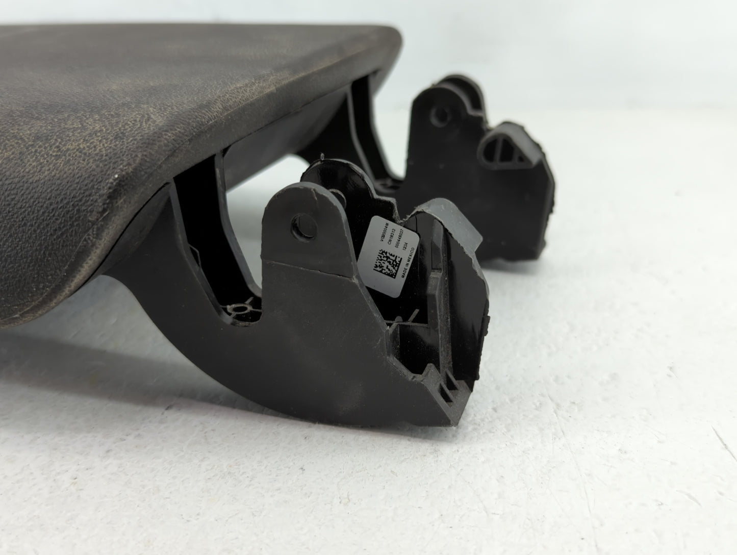 2018-2022 Chevrolet Equinox Center Console Armrest Cover Lid Black - Oemusedautoparts1.com