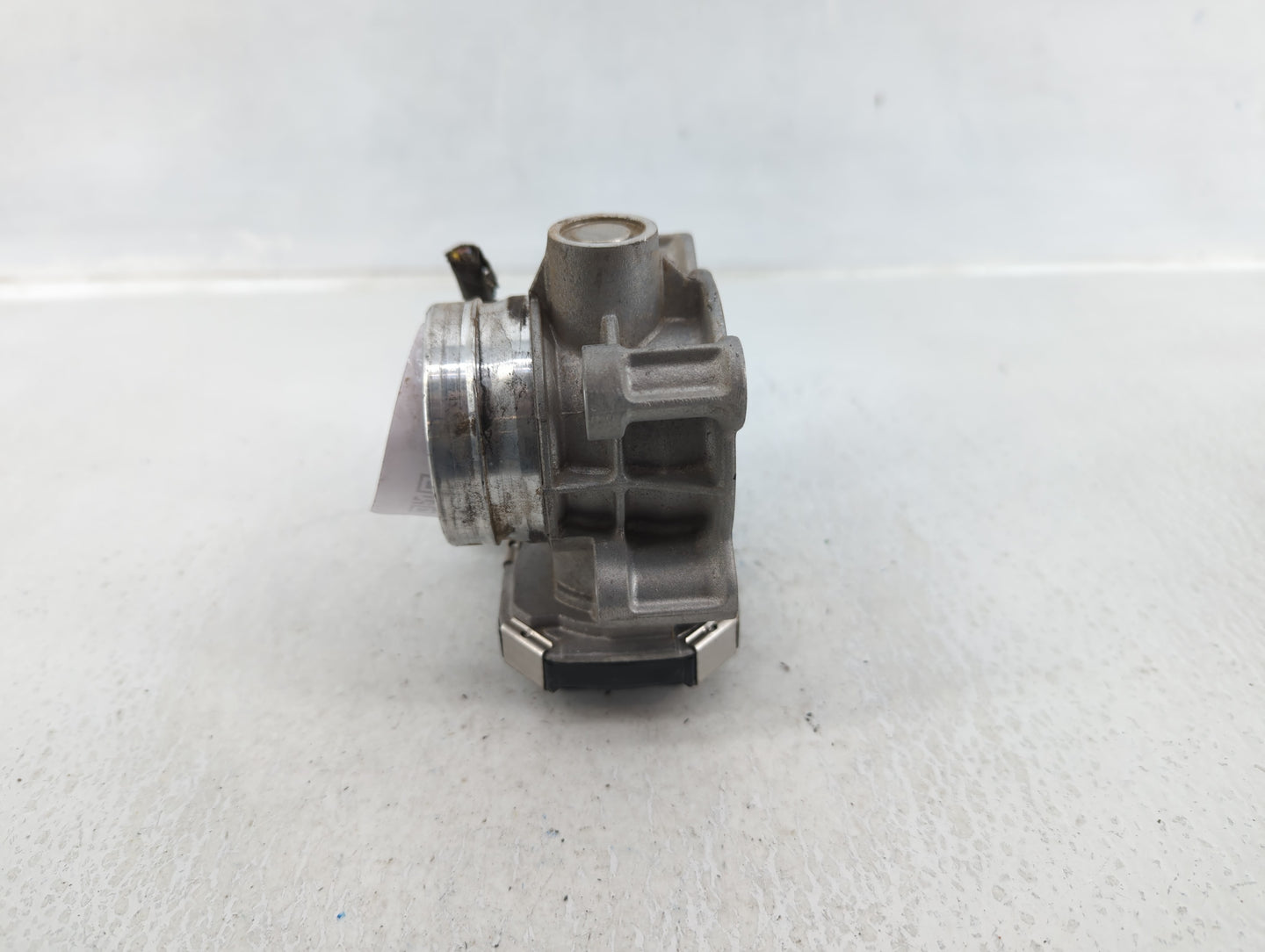 2018-2022 Chevrolet Equinox Throttle Body P/N:12671379AA Fits Fits 2016 2017 2018 2019 2020 2021 2022 OEM Used Auto Parts - 