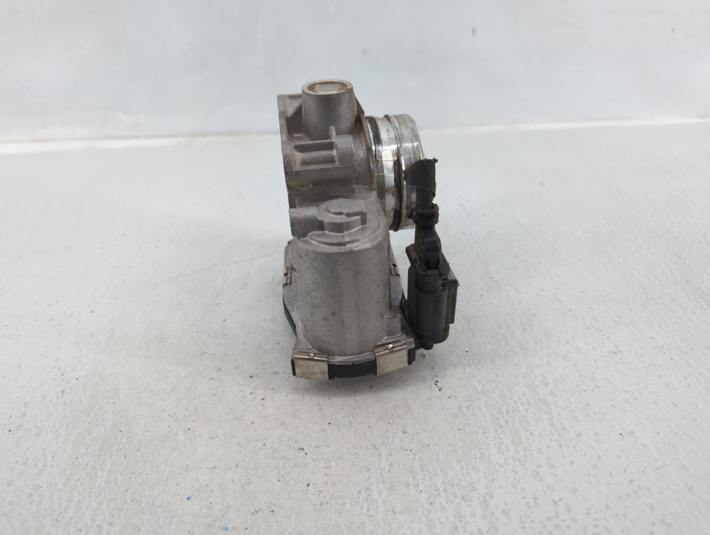 2018-2022 Chevrolet Equinox Throttle Body P/N:12671379AA Fits Fits 2016 2017 2018 2019 2020 2021 2022 OEM Used Auto Parts - 