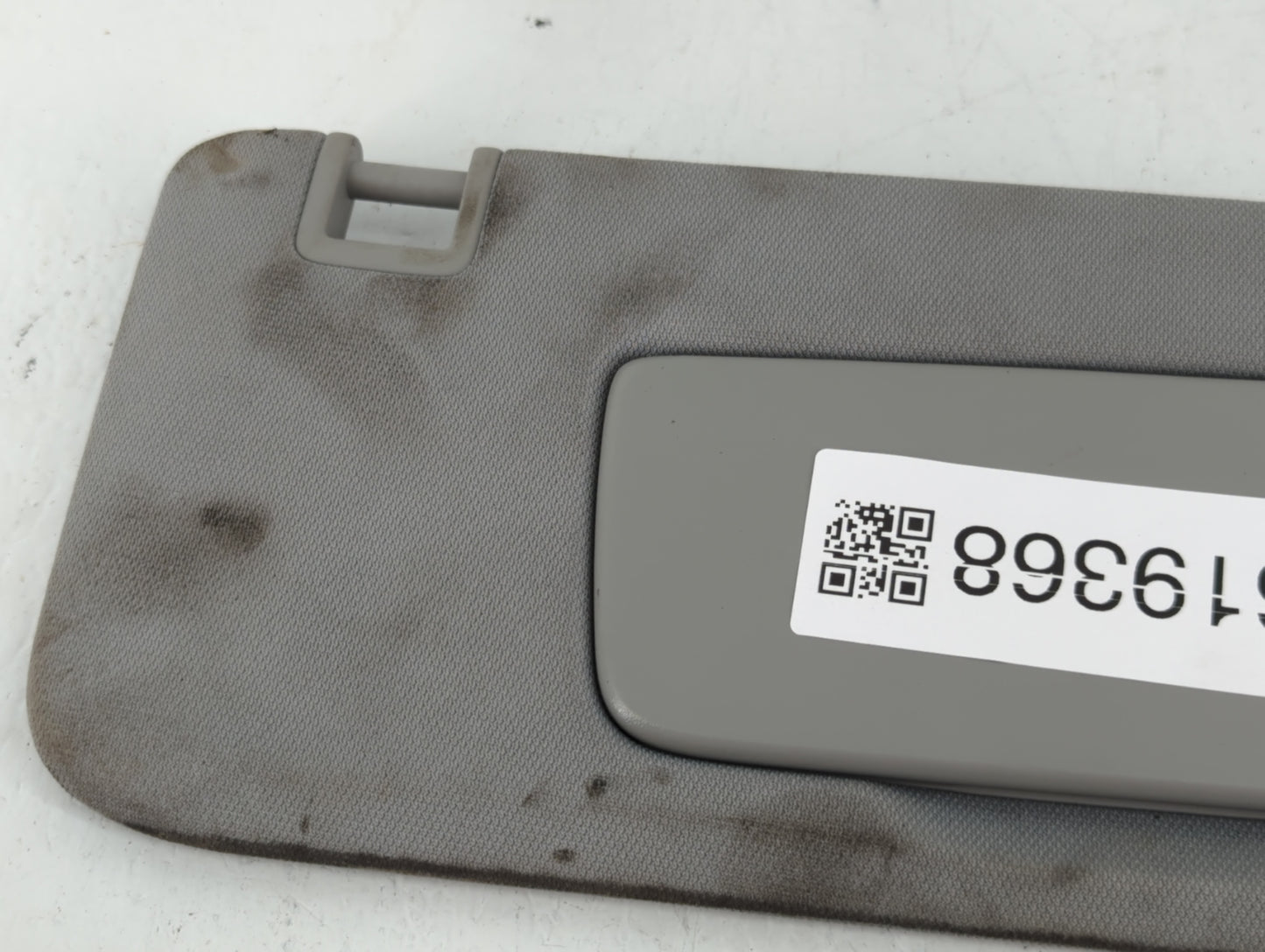 2018-2019 Chevrolet Equinox Sun Visor Shade Replacement Passenger Right Mirror Fits Fits 2018 2019 OEM Used Auto Parts - Oem