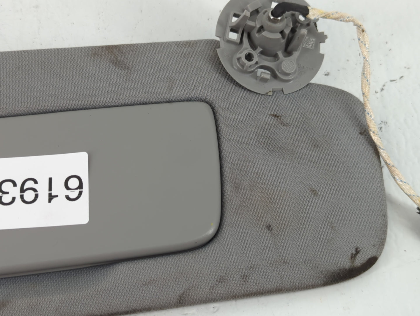 2018-2019 Chevrolet Equinox Sun Visor Shade Replacement Passenger Right Mirror Fits Fits 2018 2019 OEM Used Auto Parts - Oem