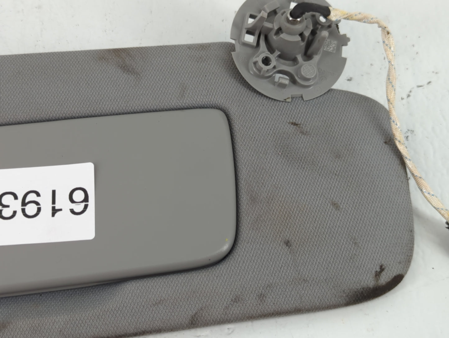 2018-2019 Chevrolet Equinox Sun Visor Shade Replacement Passenger Right Mirror Fits Fits 2018 2019 OEM Used Auto Parts - Oem