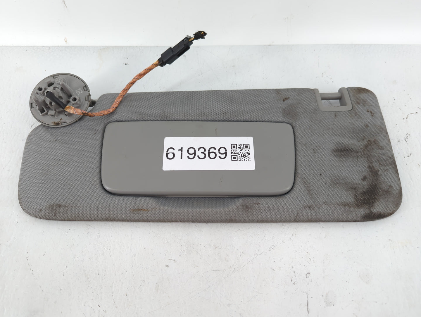 2018-2019 Chevrolet Equinox Sun Visor Shade Replacement Driver Left Mirror Fits Fits 2018 2019 OEM Used Auto Parts - Oemused