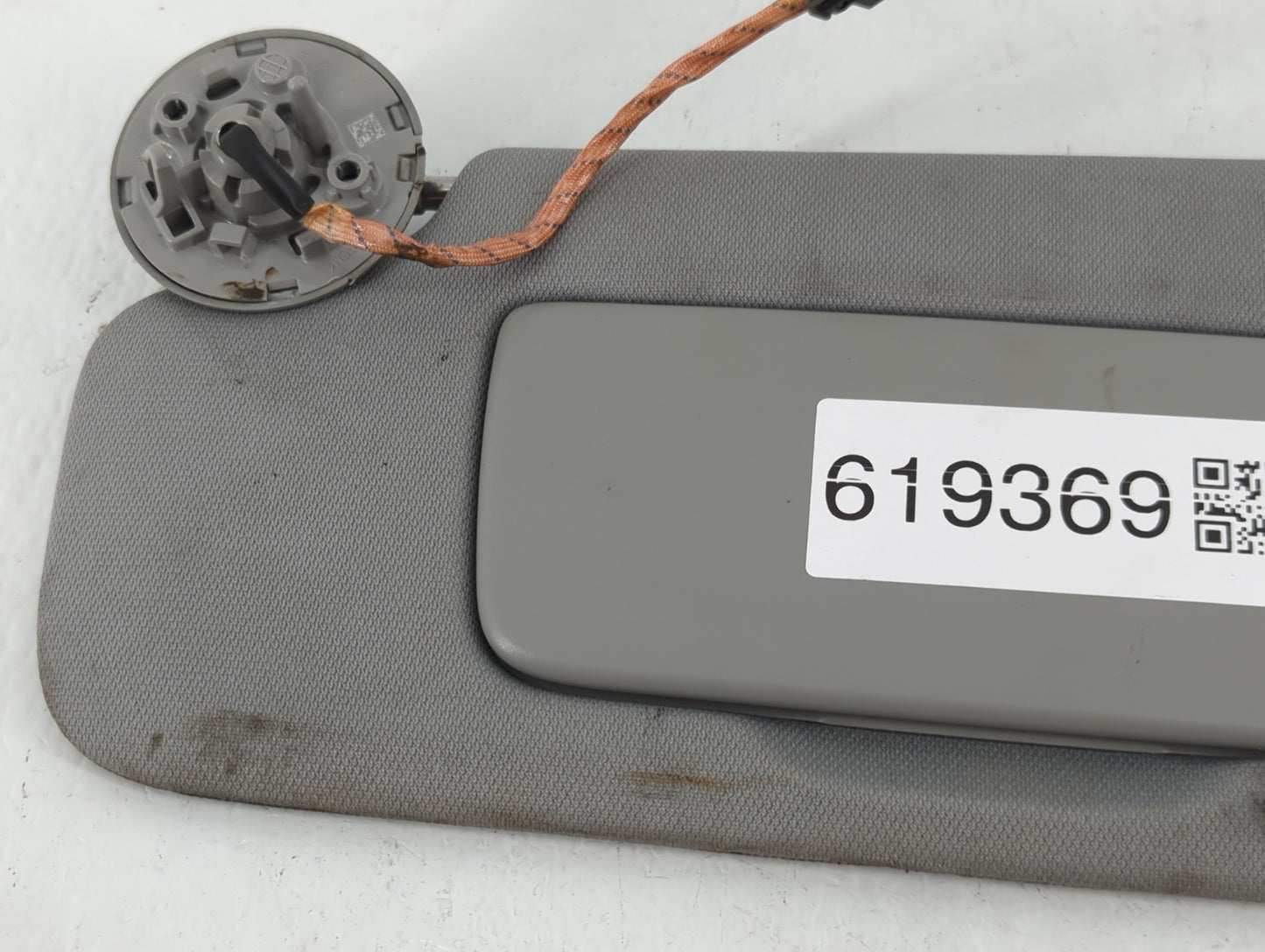 2018-2019 Chevrolet Equinox Sun Visor Shade Replacement Driver Left Mirror Fits Fits 2018 2019 OEM Used Auto Parts - Oemused