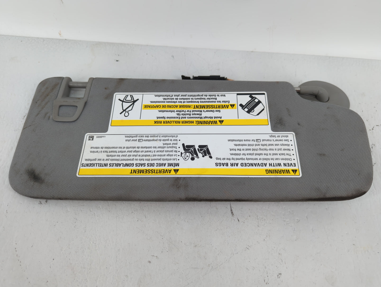 2018-2019 Chevrolet Equinox Sun Visor Shade Replacement Driver Left Mirror Fits Fits 2018 2019 OEM Used Auto Parts - Oemused