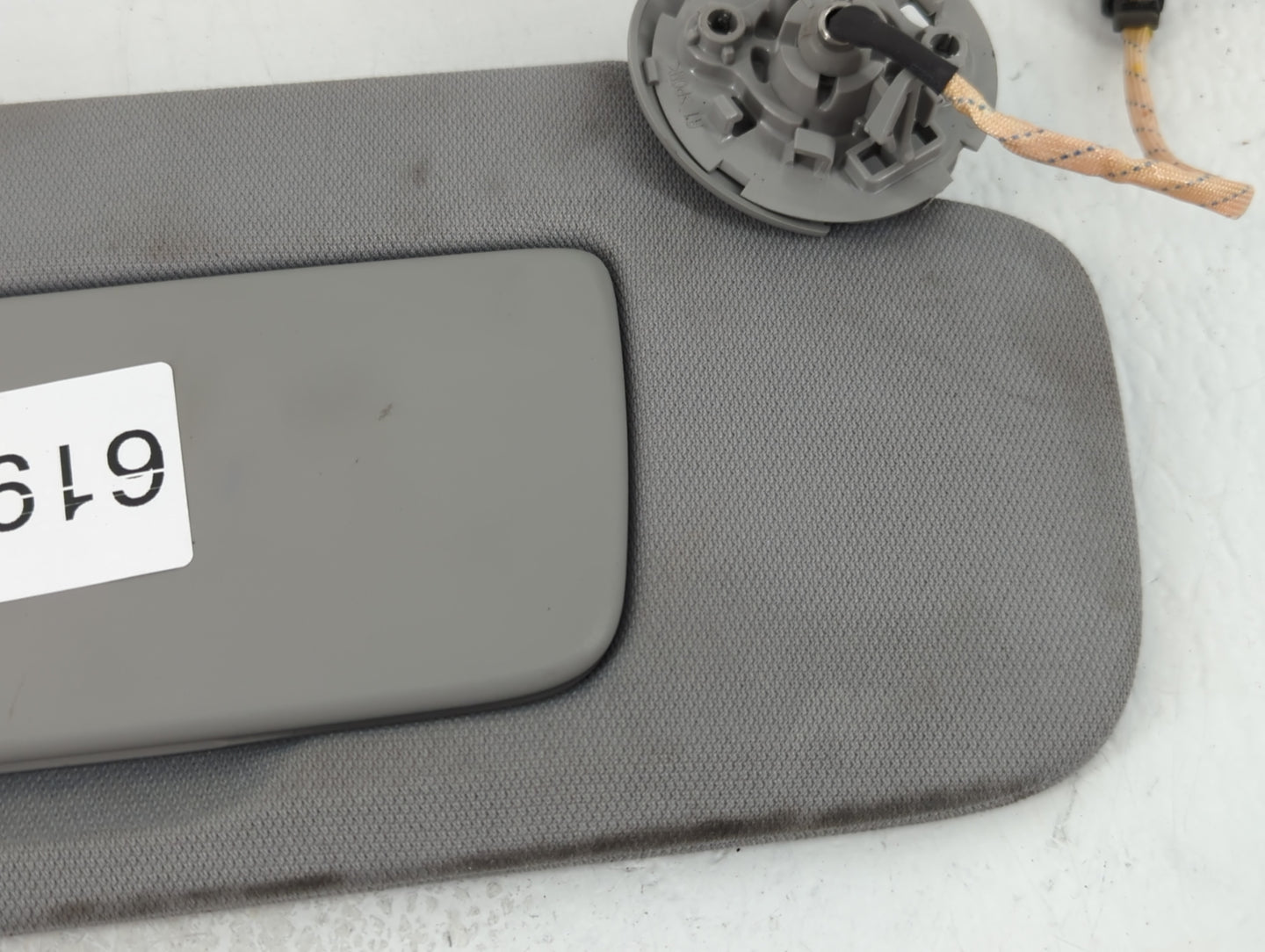 2018-2019 Chevrolet Equinox Sun Visor Shade Replacement Passenger Right Mirror Fits Fits 2018 2019 OEM Used Auto Parts - Oem