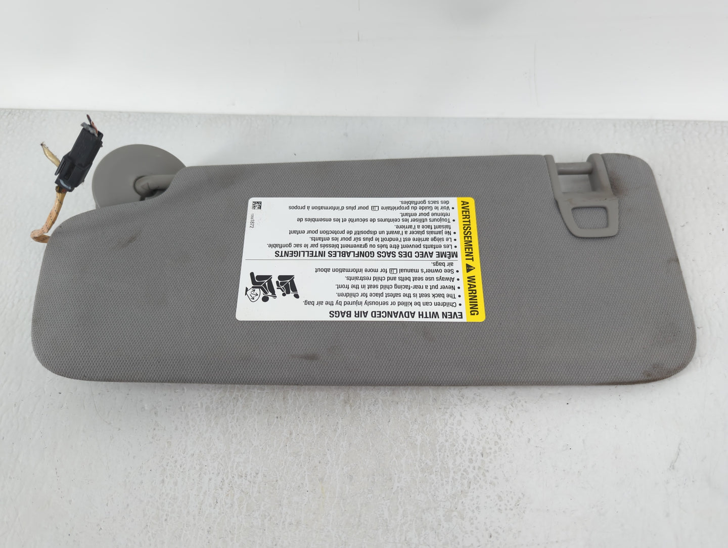 2018-2019 Chevrolet Equinox Sun Visor Shade Replacement Passenger Right Mirror Fits Fits 2018 2019 OEM Used Auto Parts - Oem