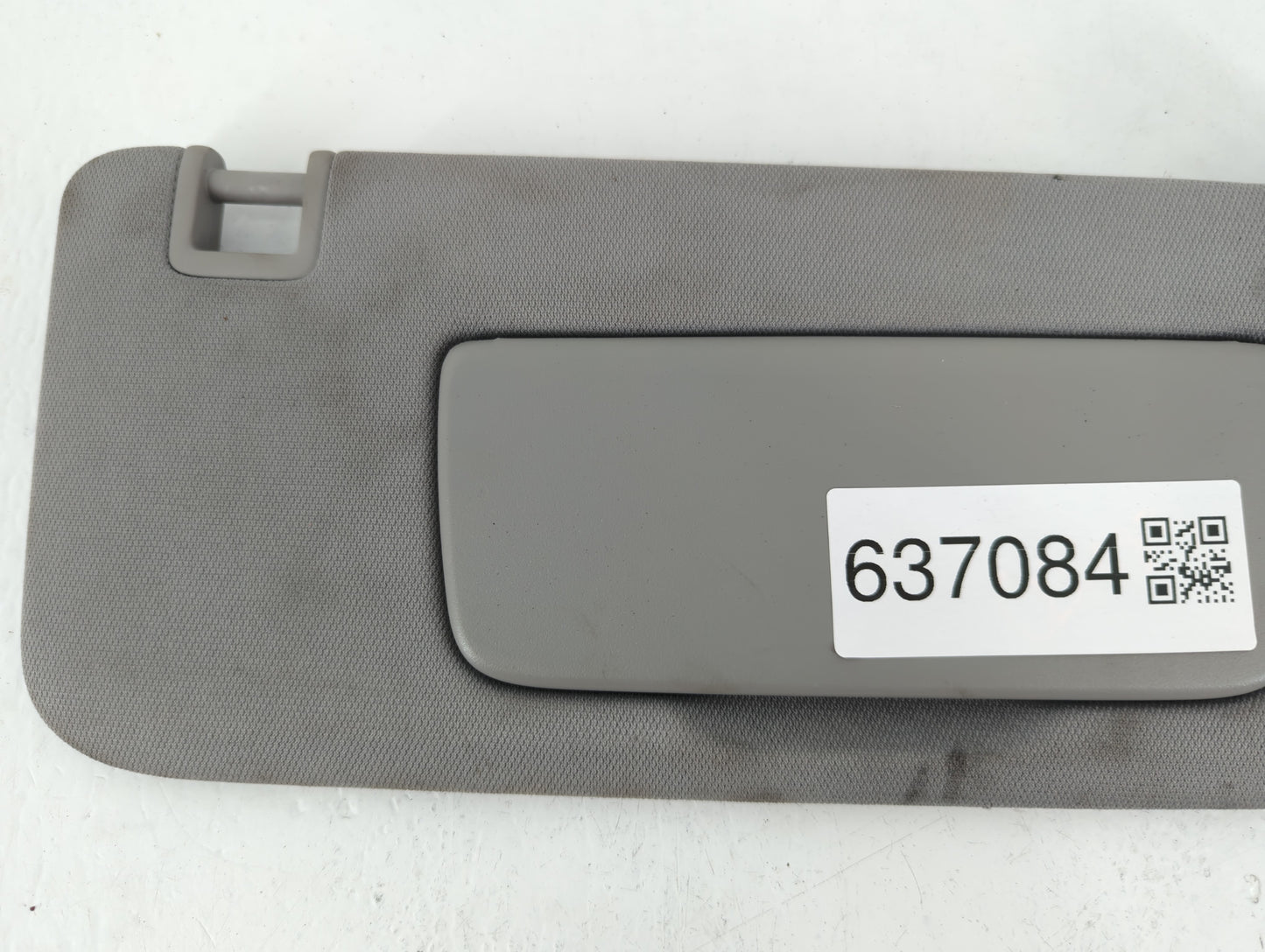 2018-2019 Chevrolet Equinox Sun Visor Shade Replacement Passenger Right Mirror Fits Fits 2018 2019 OEM Used Auto Parts - Oem