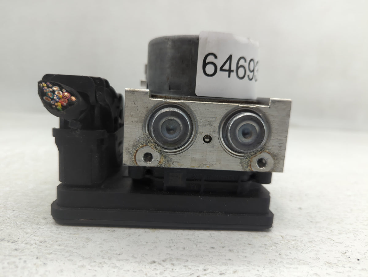 2018-2019 Chevrolet Equinox Anti-Lock Brake ABS Pump Module Actuator OEM P/N:84560131 Fits Fits 2018 2019 2020 2021 OEM Used