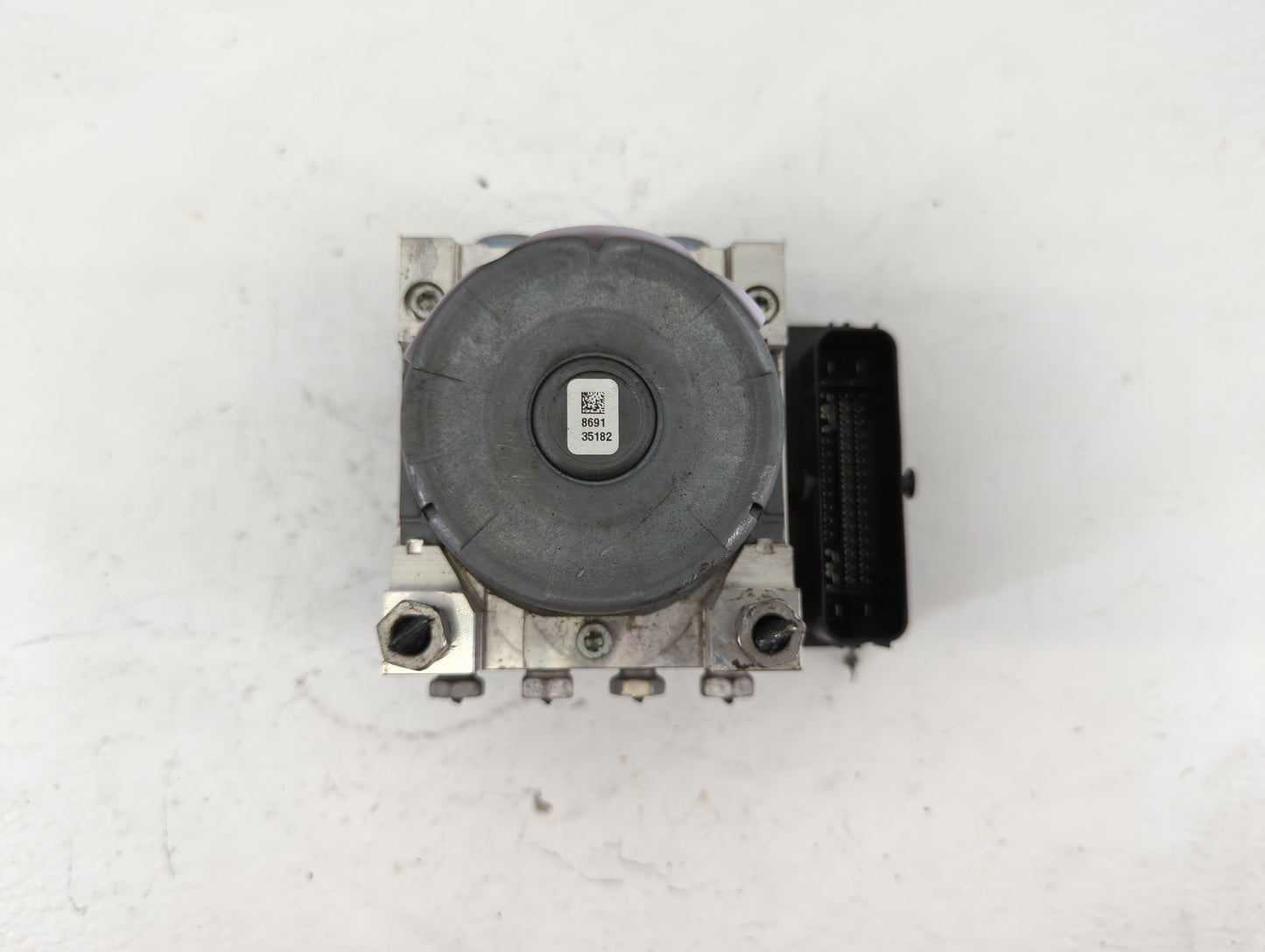 2018-2019 Chevrolet Equinox ABS Pump Control Module Replacement P/N:84560131 Fits Fits 2018 2019 2020 2021 OEM Used Auto Par