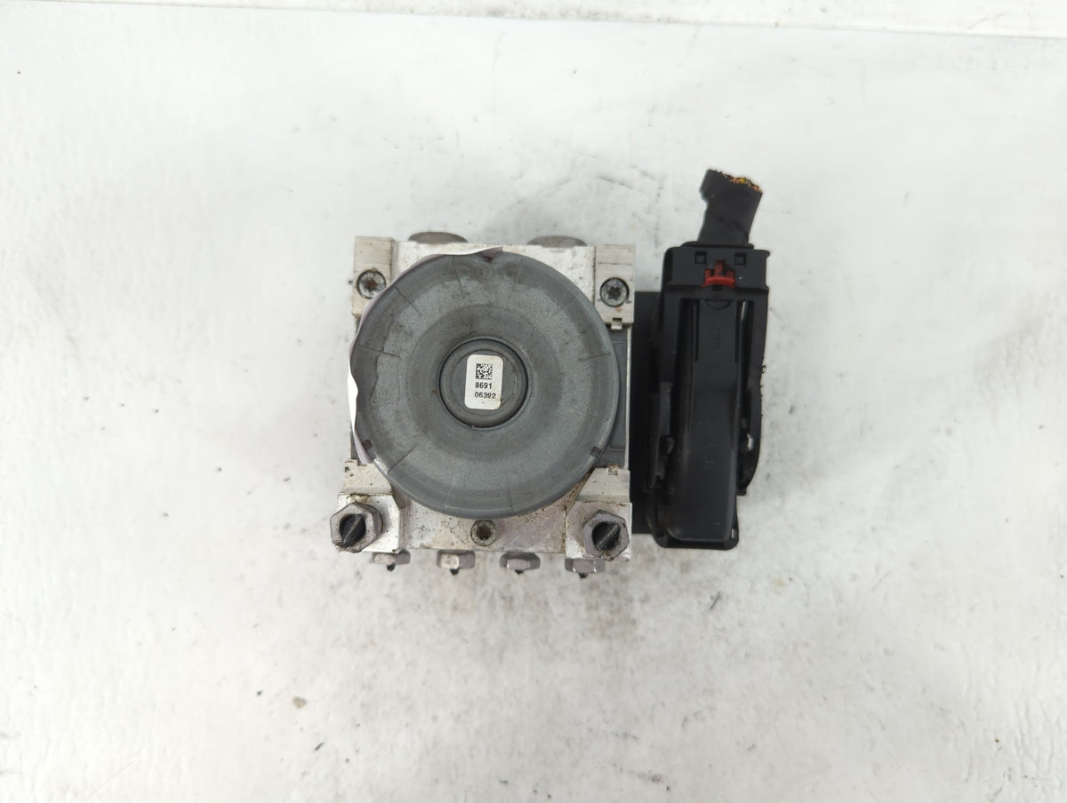2018-2019 Chevrolet Equinox Anti-Lock Brake ABS Pump Module Actuator OEM P/N:84646849 Fits Fits 2018 2019 2020 2021 OEM Used
