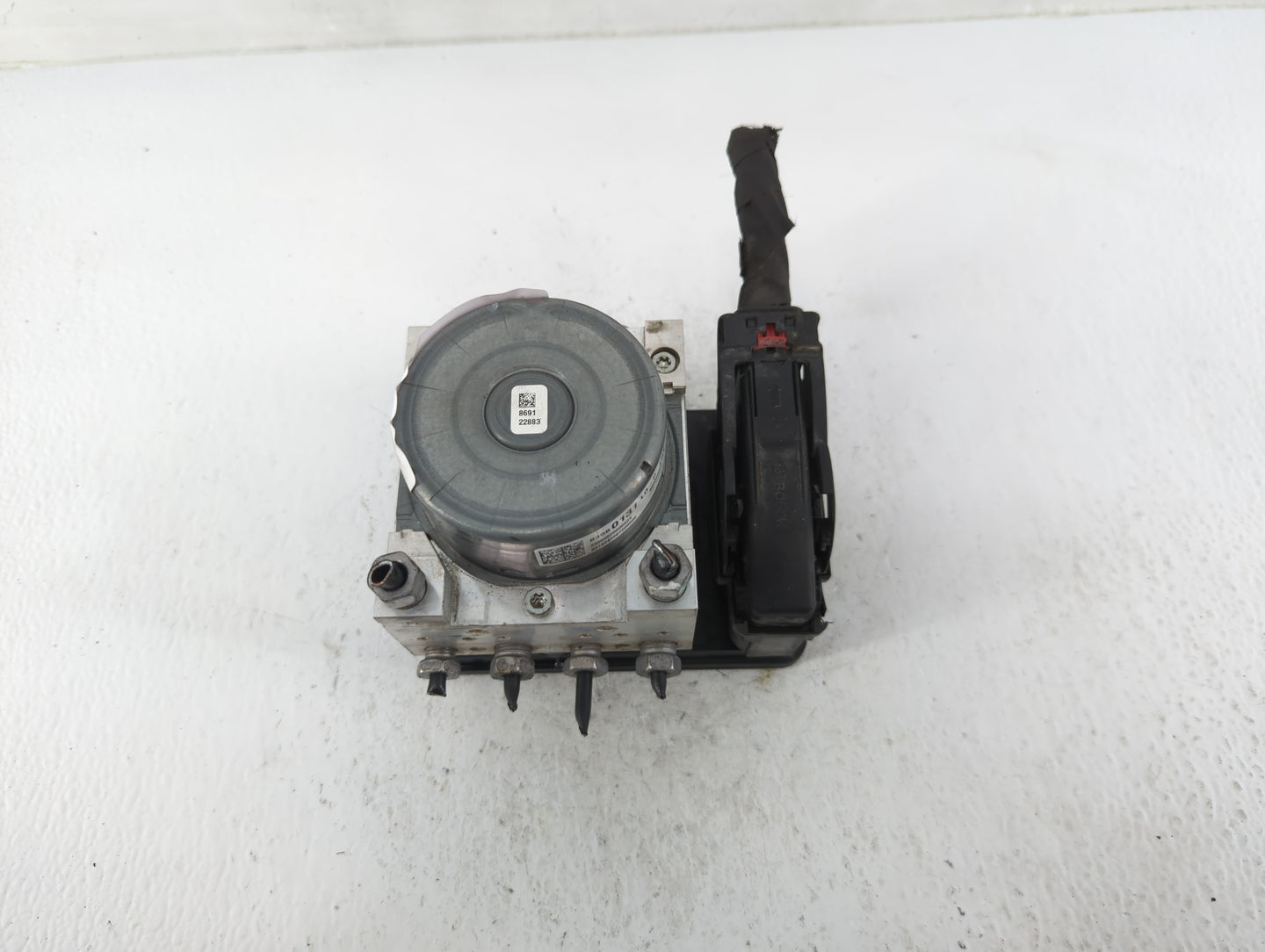 2018-2019 Chevrolet Equinox ABS Pump Control Module Replacement P/N:84560131 Fits Fits 2018 2019 2020 2021 OEM Used Auto Par