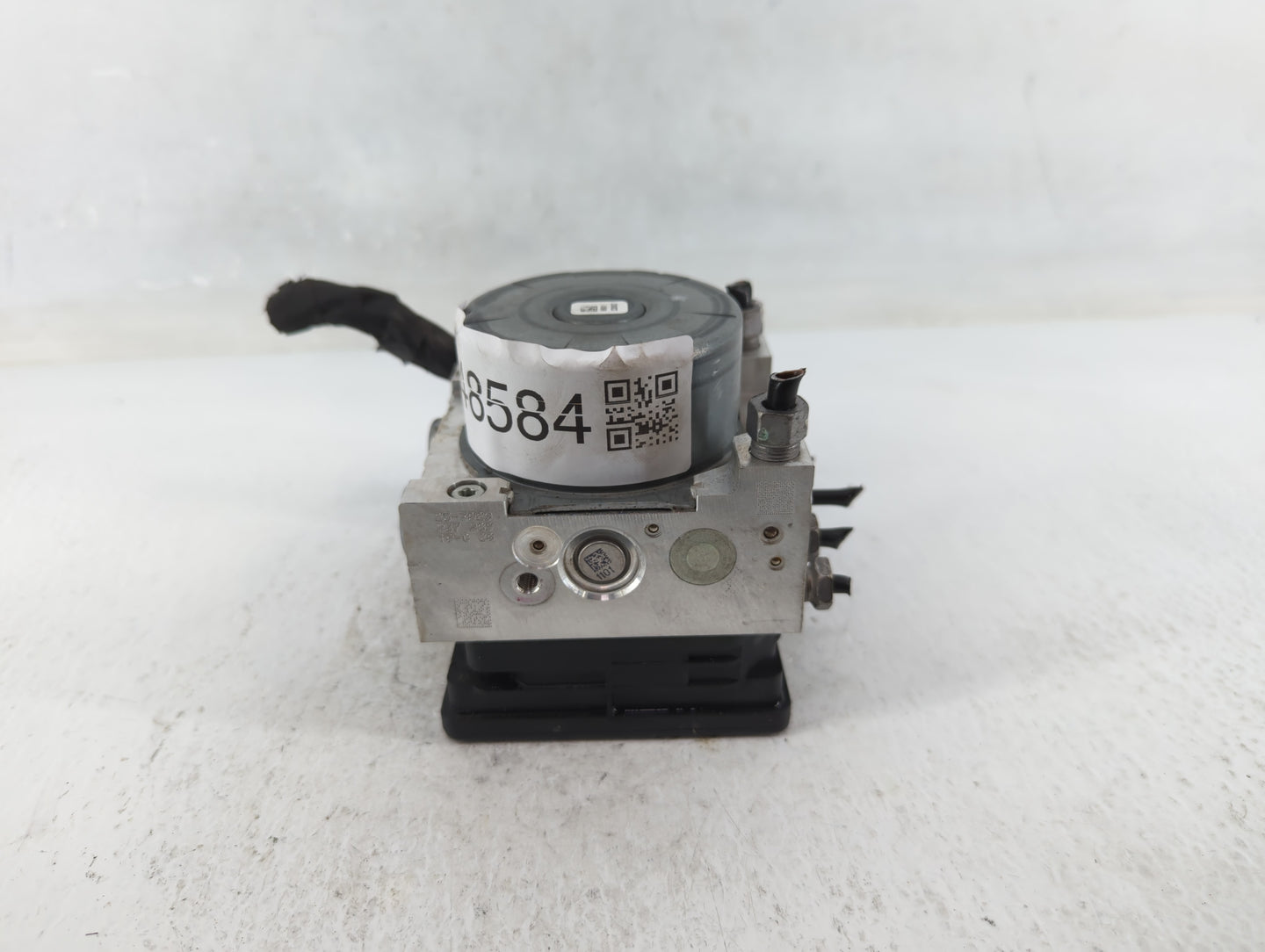 2018-2019 Chevrolet Equinox ABS Pump Control Module Replacement P/N:84560131 Fits Fits 2018 2019 2020 2021 OEM Used Auto Par