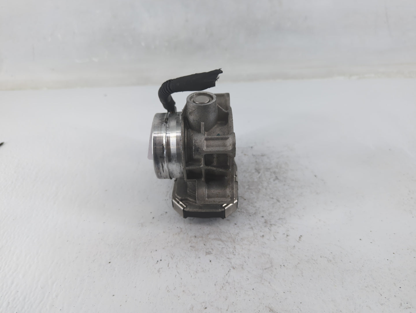 2018-2022 Chevrolet Equinox Throttle Body P/N:12671379AA Fits Fits 2016 2017 2018 2019 2020 2021 2022 OEM Used Auto Parts - 