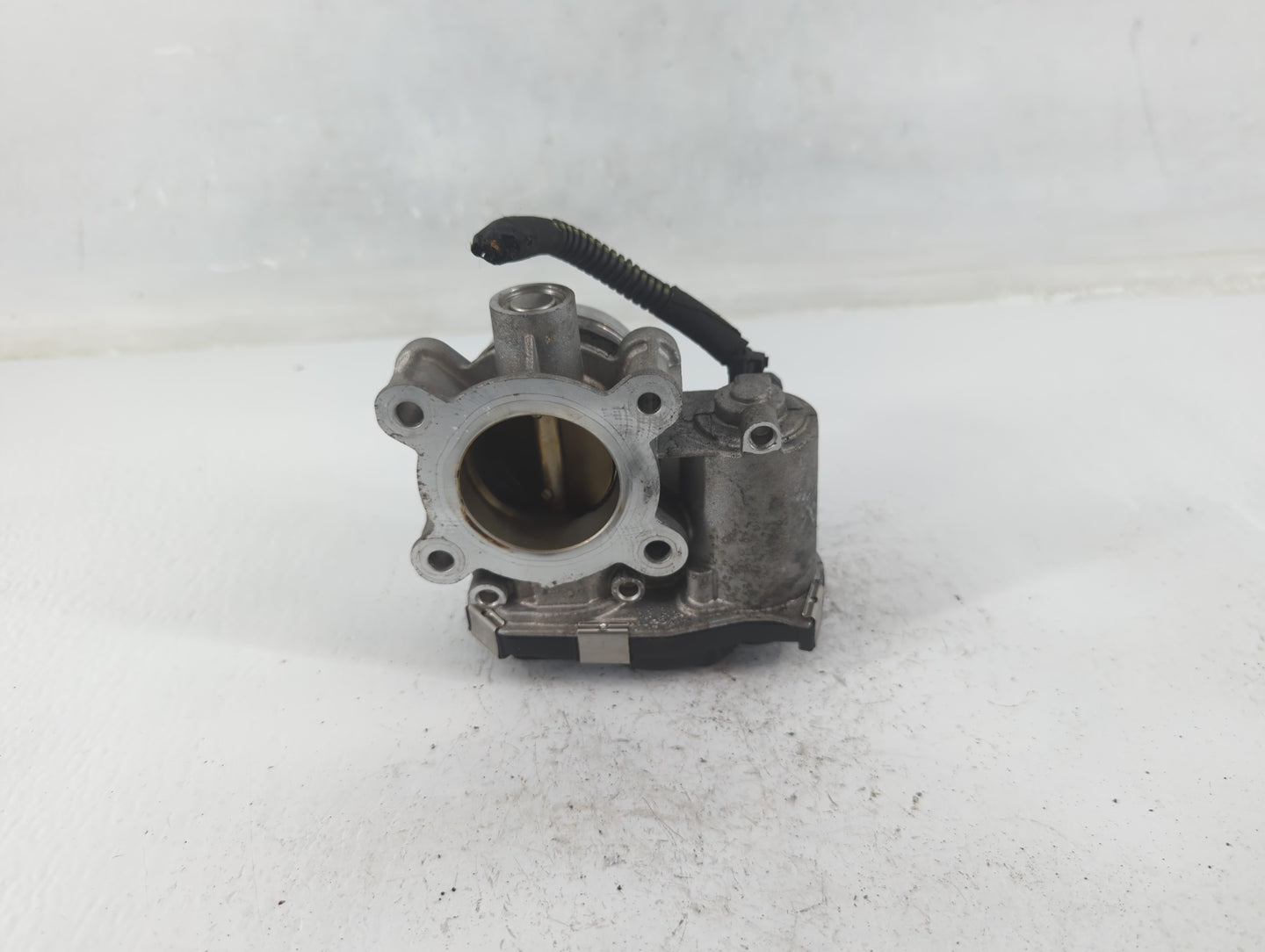 2018-2022 Chevrolet Equinox Throttle Body P/N:12671379AA Fits Fits 2016 2017 2018 2019 2020 2021 2022 OEM Used Auto Parts - 