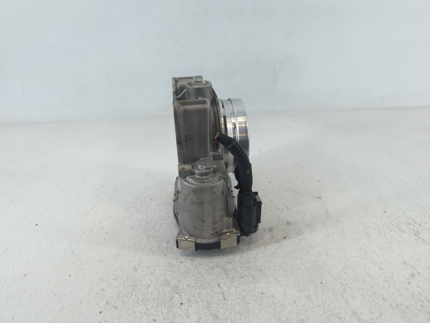 2018-2020 Chevrolet Equinox Throttle Body P/N:12681472AA Fits Fits 2013 2014 2015 2016 2017 2018 2019 2020 2021 OEM Used Aut