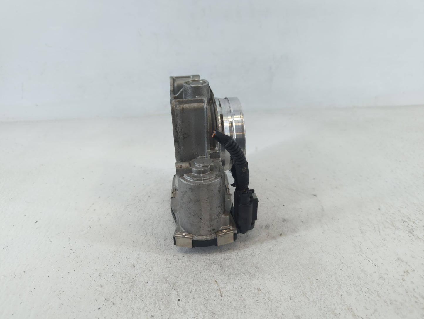 2018-2020 Chevrolet Equinox Throttle Body P/N:12681472AA Fits Fits 2013 2014 2015 2016 2017 2018 2019 2020 2021 OEM Used Aut