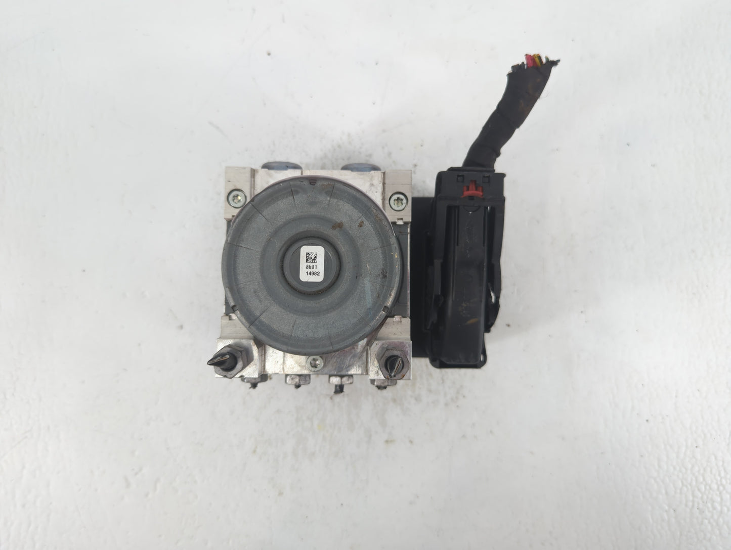 2018-2019 Chevrolet Equinox ABS Pump Control Module Replacement P/N:84560135 Fits Fits 2018 2019 2020 2021 OEM Used Auto Par