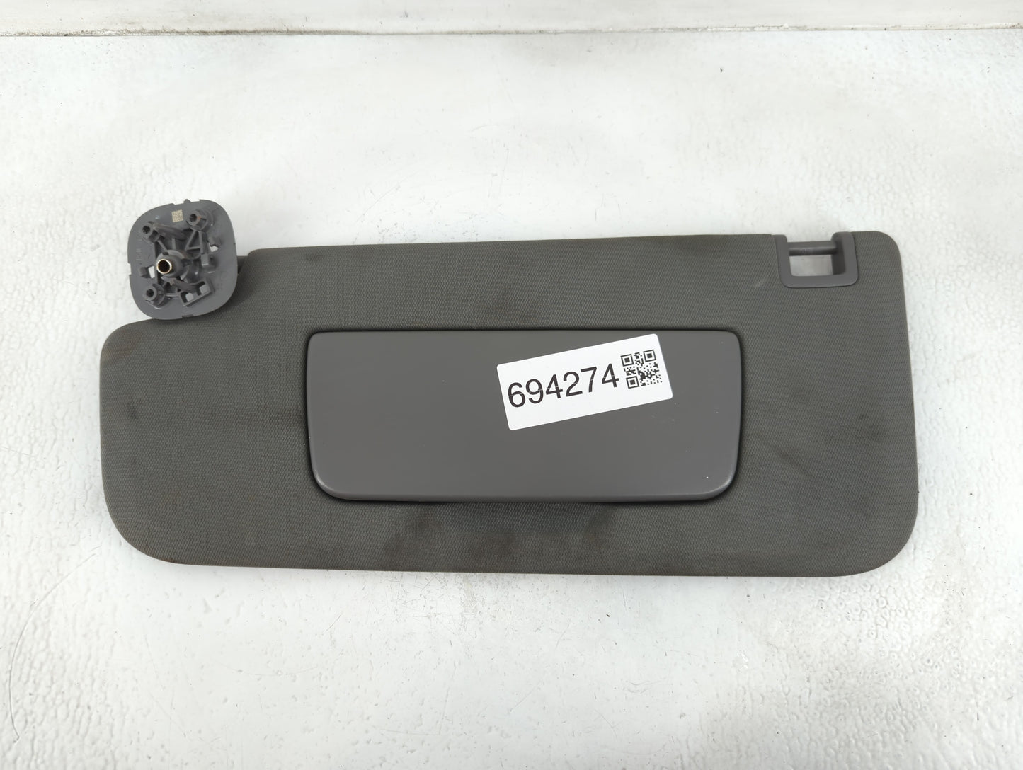 2018-2019 Chevrolet Equinox Sun Visor Shade Replacement Driver Left Mirror Fits Fits 2018 2019 OEM Used Auto Parts - Oemused