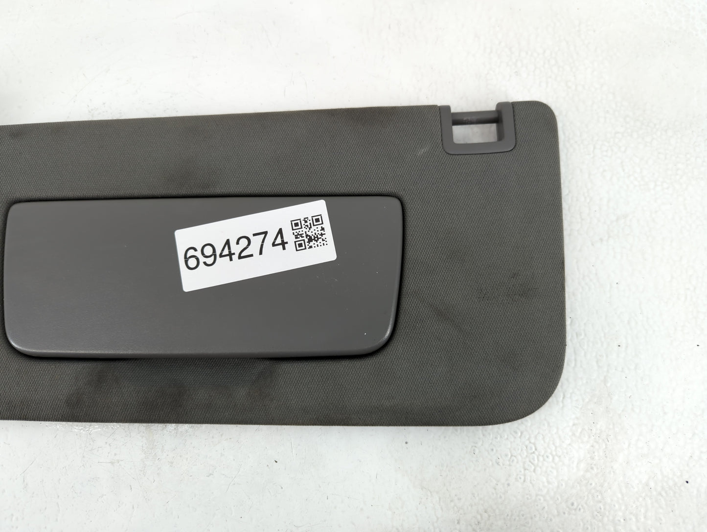 2018-2019 Chevrolet Equinox Sun Visor Shade Replacement Driver Left Mirror Fits Fits 2018 2019 OEM Used Auto Parts - Oemused