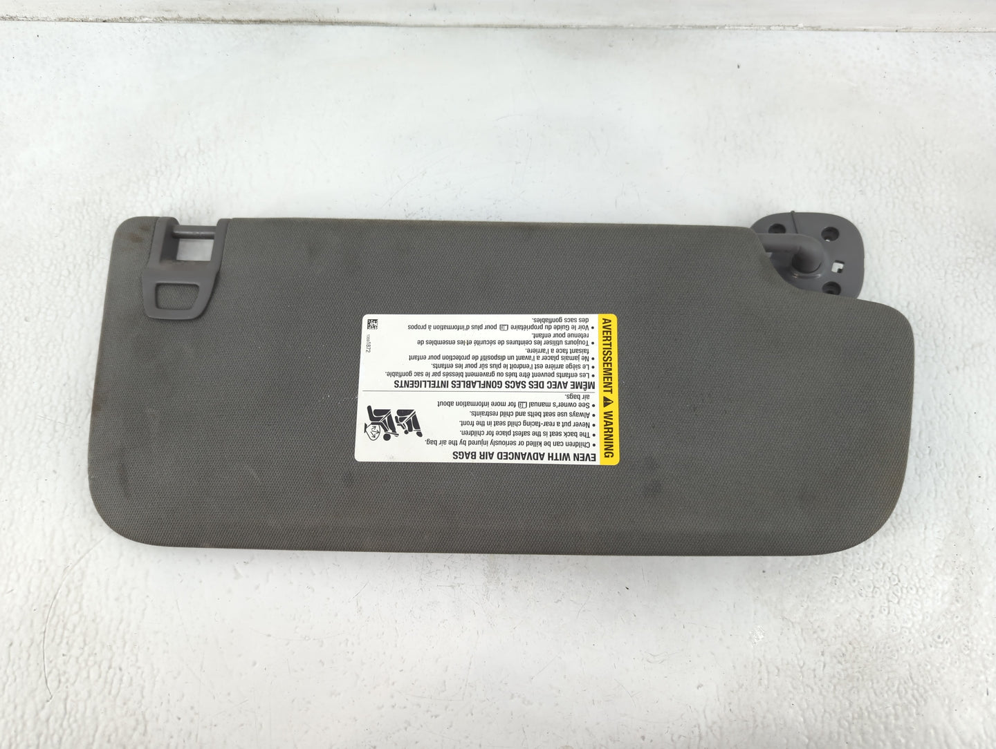 2018-2019 Chevrolet Equinox Sun Visor Shade Replacement Driver Left Mirror Fits Fits 2018 2019 OEM Used Auto Parts - Oemused