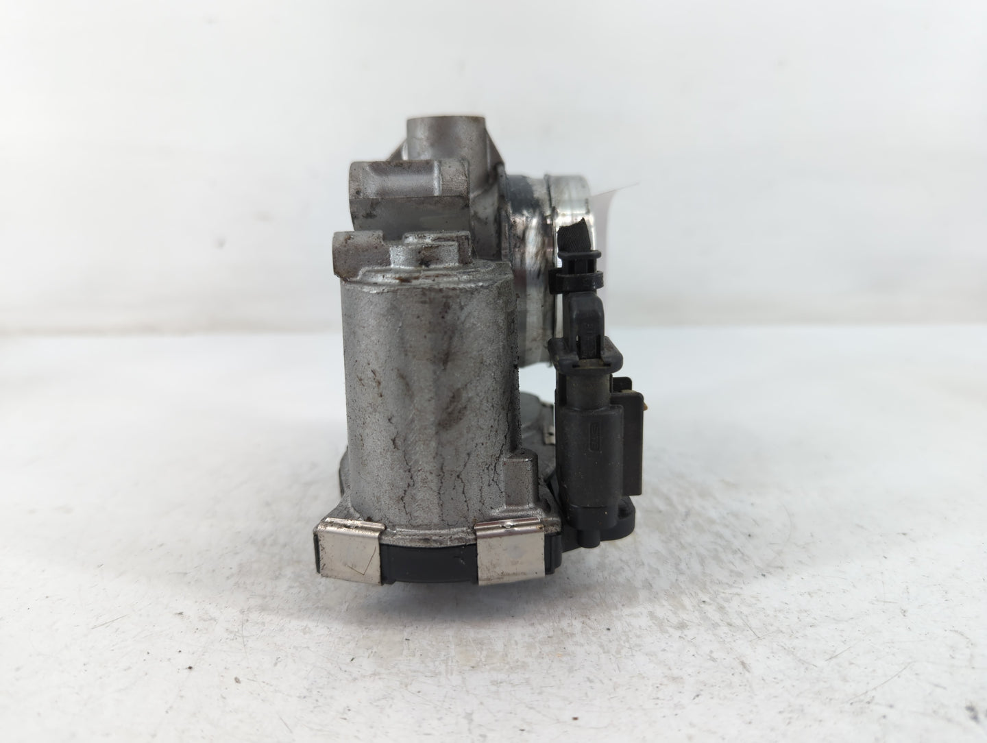 2018-2022 Chevrolet Equinox Throttle Body P/N:12671579AA Fits Fits 2016 2017 2018 2019 2020 2021 2022 OEM Used Auto Parts - 