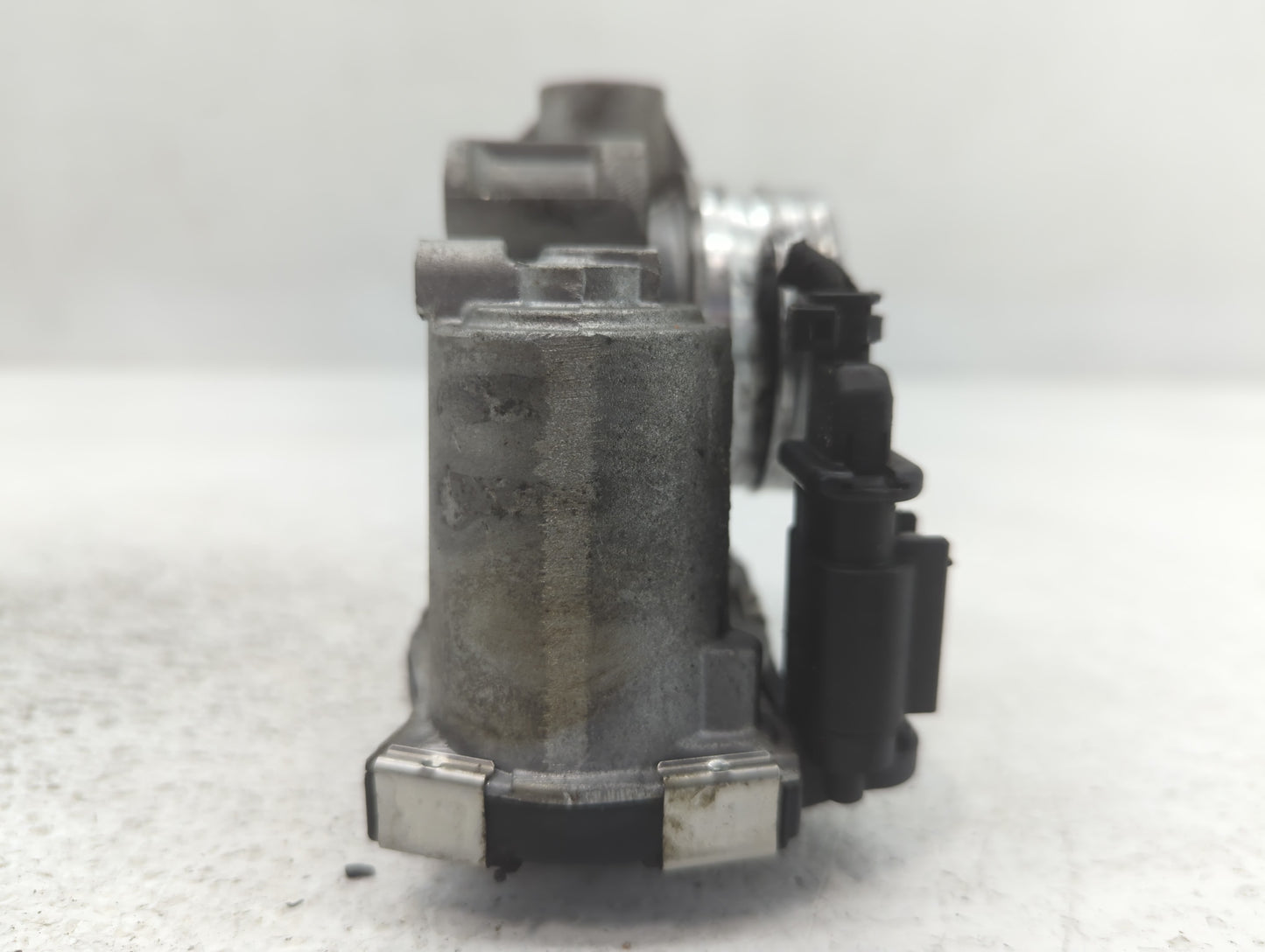 2018-2022 Chevrolet Equinox Throttle Body P/N:12671379AA Fits Fits 2016 2017 2018 2019 2020 2021 2022 OEM Used Auto Parts - 