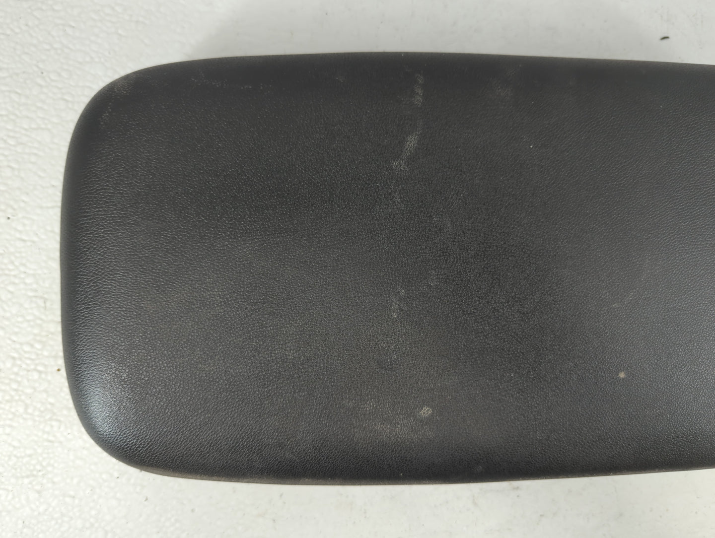 2018-2022 Chevrolet Equinox Center Console Armrest Cover Lid Fits Fits 2018 2019 2020 2021 2022 OEM Used Auto Parts - Oemuse