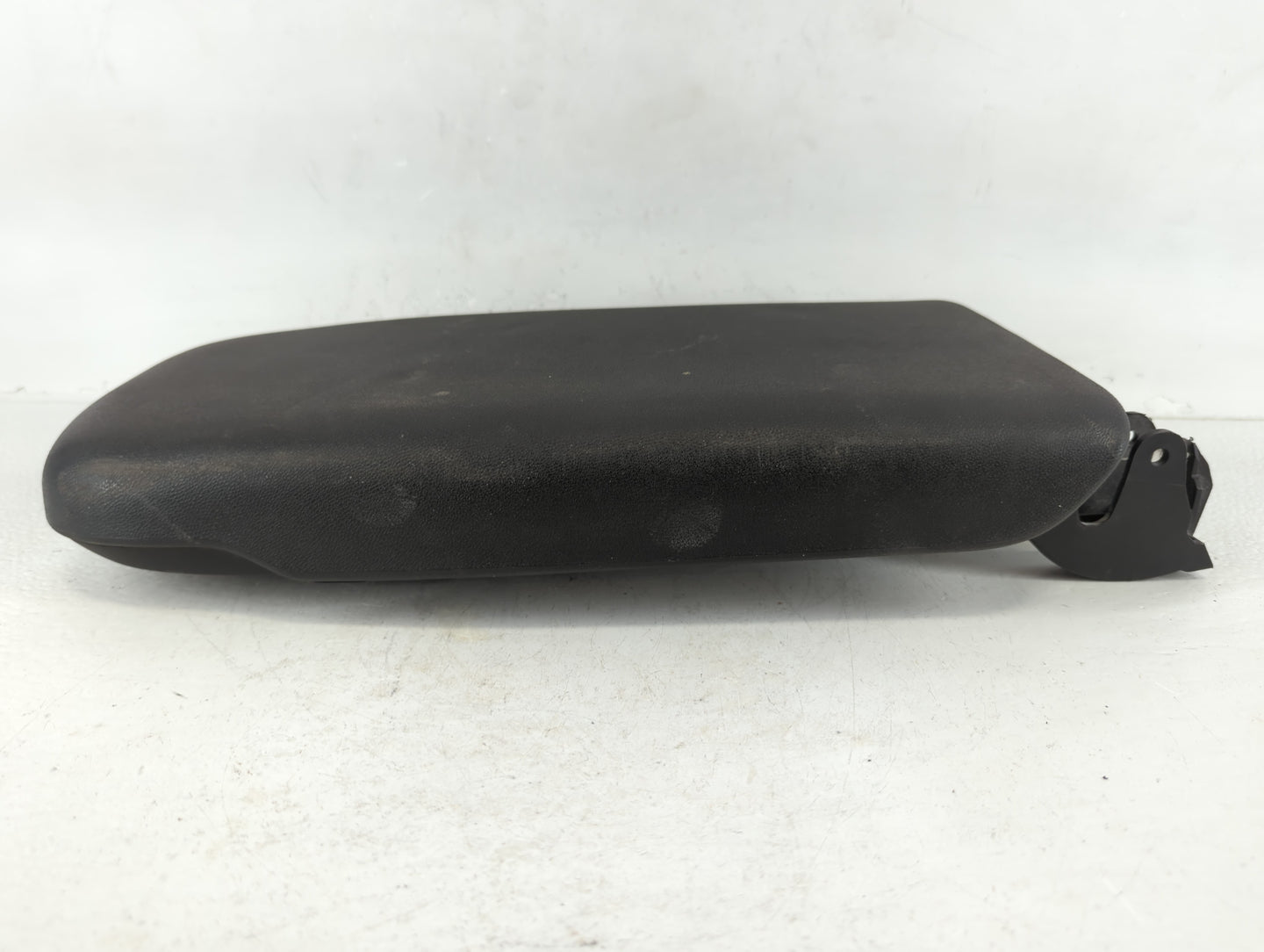 2018-2022 Chevrolet Equinox Center Console Armrest Cover Lid Fits Fits 2018 2019 2020 2021 2022 OEM Used Auto Parts - Oemuse