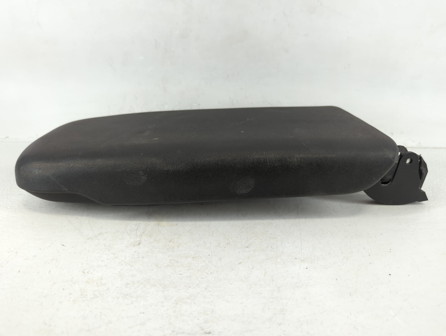 2018-2022 Chevrolet Equinox Center Console Armrest Cover Lid Fits Fits 2018 2019 2020 2021 2022 OEM Used Auto Parts - Oemuse
