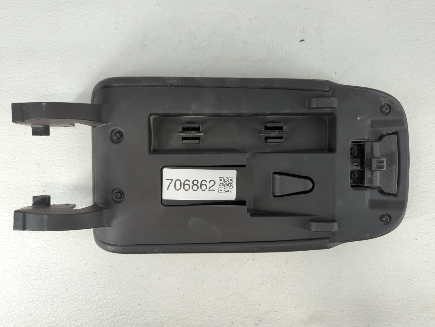 2018-2022 Chevrolet Equinox Center Console Armrest Cover Lid Fits Fits 2018 2019 2020 2021 2022 OEM Used Auto Parts - Oemuse