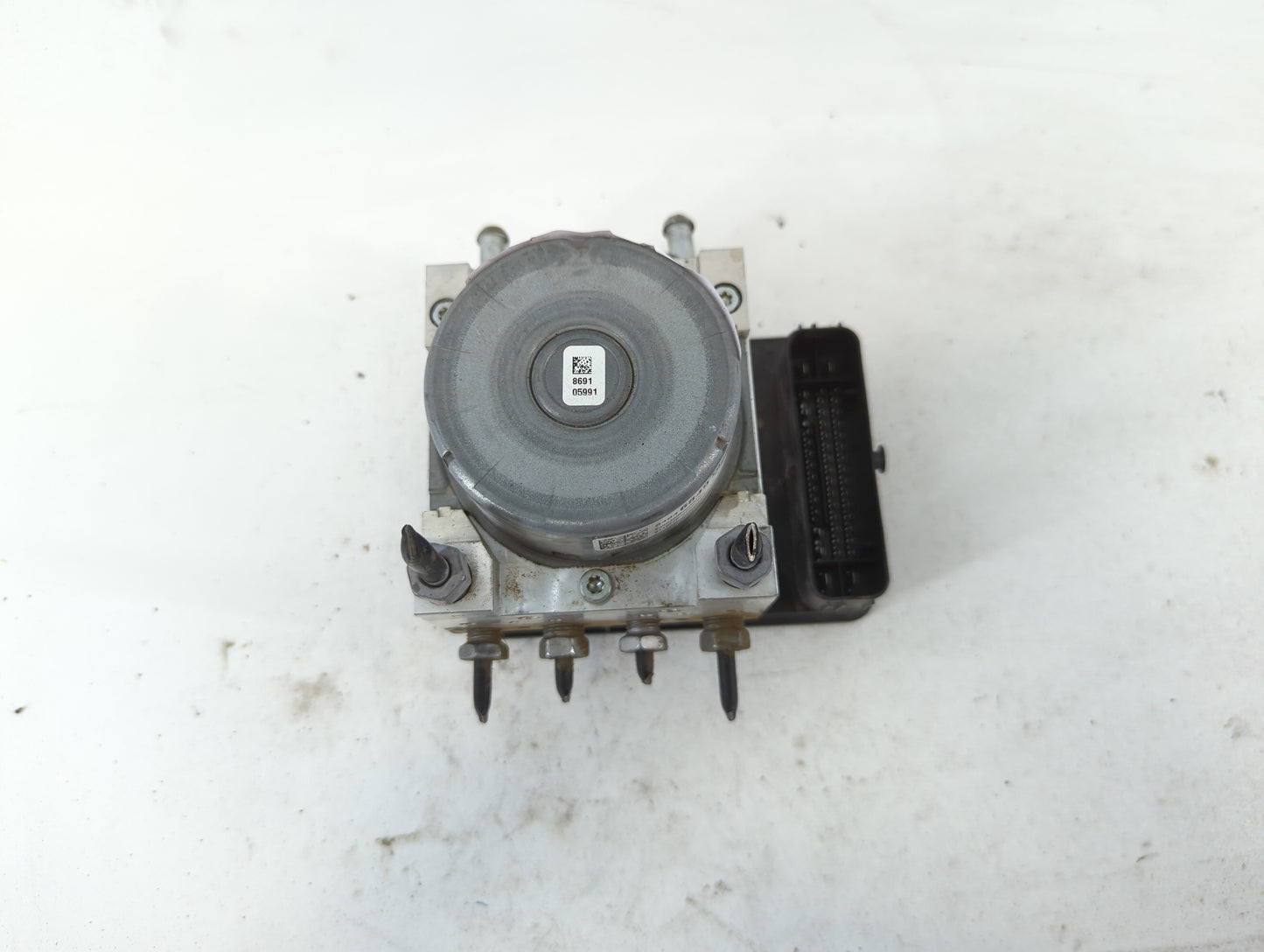 2018-2019 Chevrolet Equinox ABS Pump Control Module Replacement P/N:84646849 Fits Fits 2018 2019 2020 2021 OEM Used Auto Par