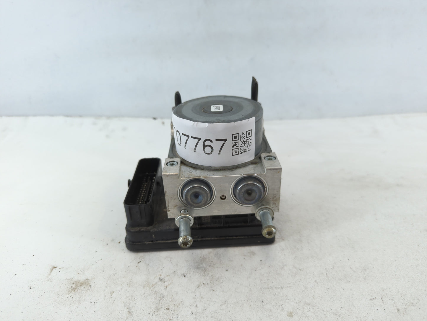2018-2019 Chevrolet Equinox ABS Pump Control Module Replacement P/N:84646849 Fits Fits 2018 2019 2020 2021 OEM Used Auto Par