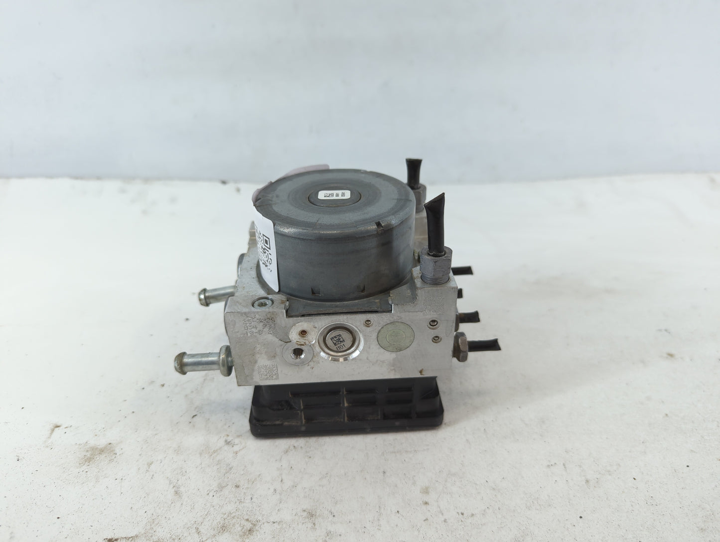 2018-2019 Chevrolet Equinox ABS Pump Control Module Replacement P/N:84646849 Fits Fits 2018 2019 2020 2021 OEM Used Auto Par
