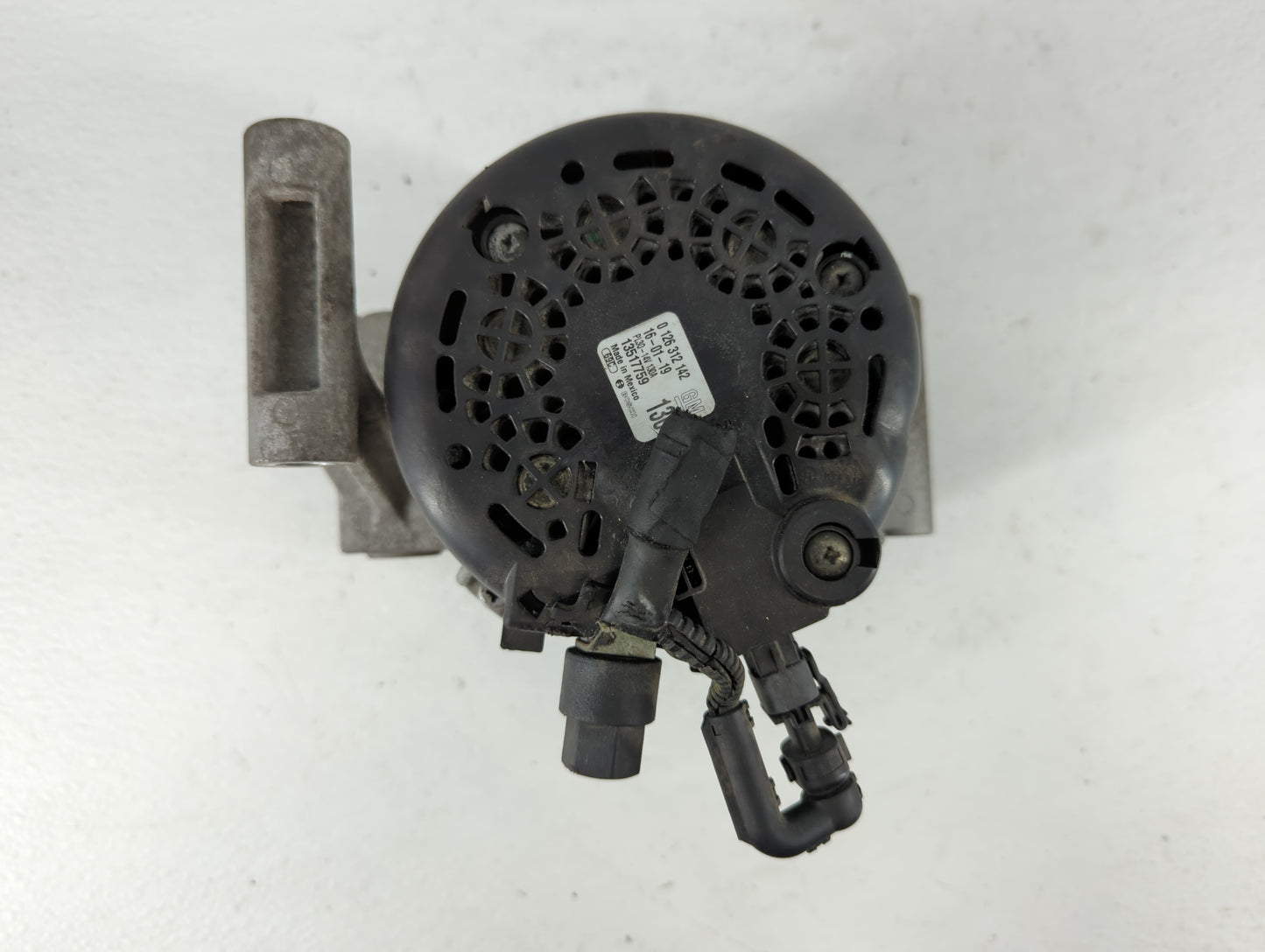 2018-2022 Chevrolet Equinox Alternator Replacement Generator Charging Assembly Engine OEM P/N:0 126 312 142 Fits OEM Used Au