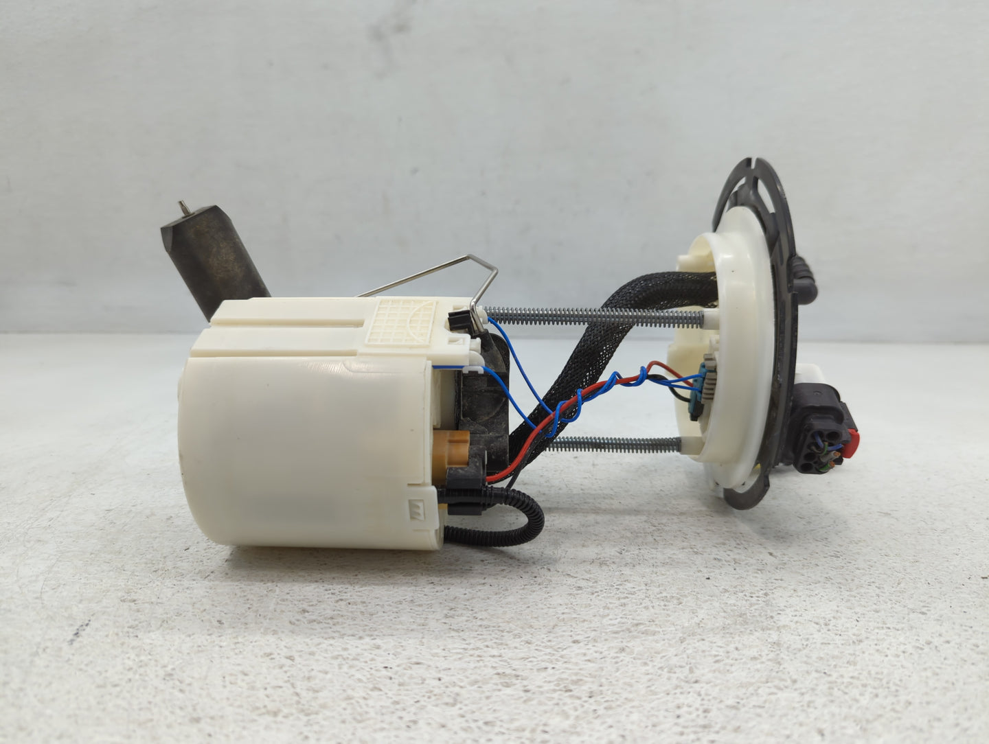 2018-2019 Chevrolet Equinox Electrical Gas Fuel Pump Assembly - Oemusedautoparts1.com