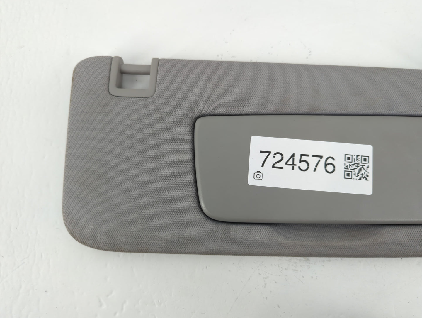 2018-2019 Chevrolet Equinox Sun Visor Shade Replacement Passenger Right Mirror Fits Fits 2018 2019 OEM Used Auto Parts - Oem