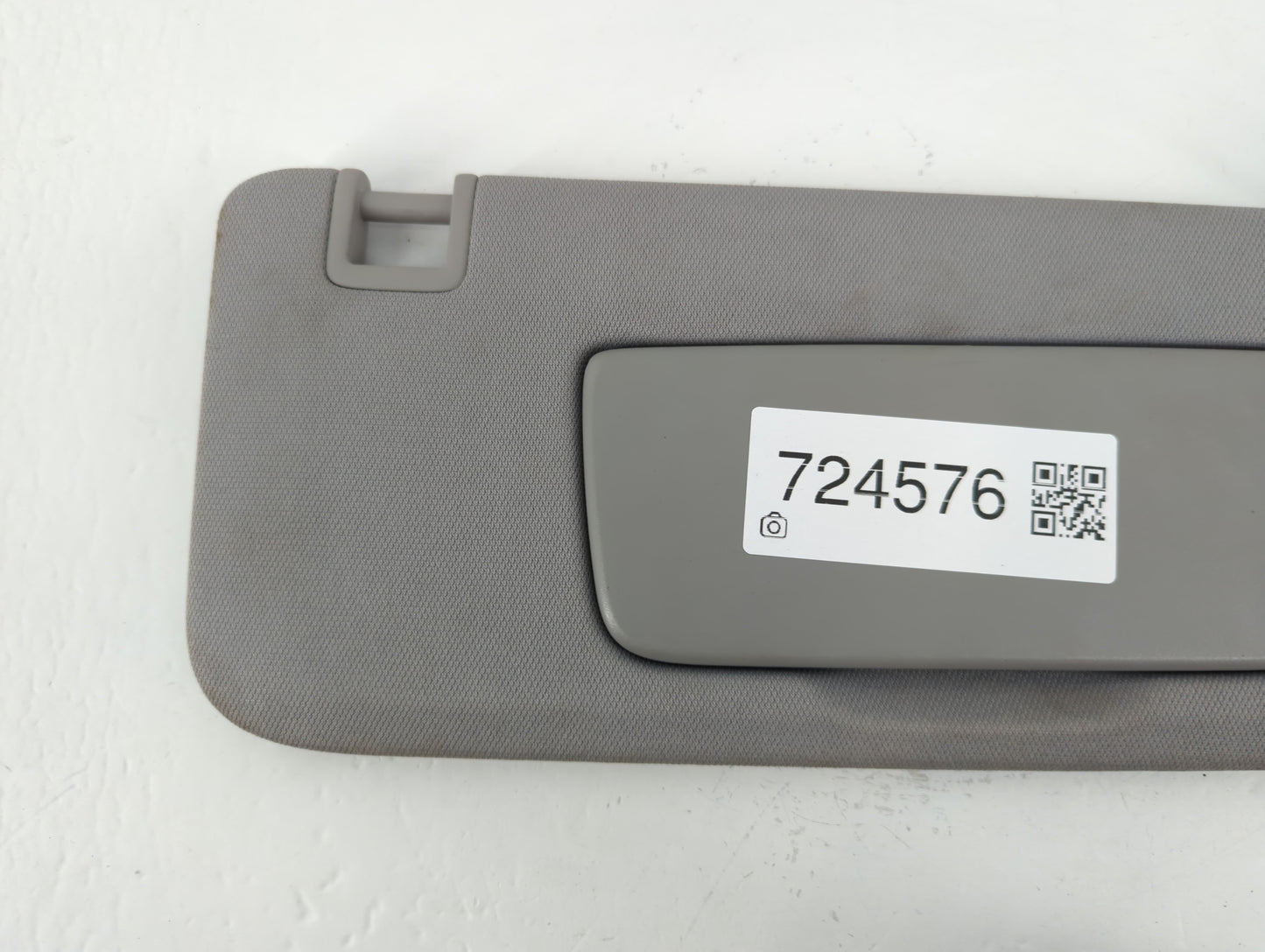 2018-2019 Chevrolet Equinox Sun Visor Shade Replacement Passenger Right Mirror Fits Fits 2018 2019 OEM Used Auto Parts - Oem