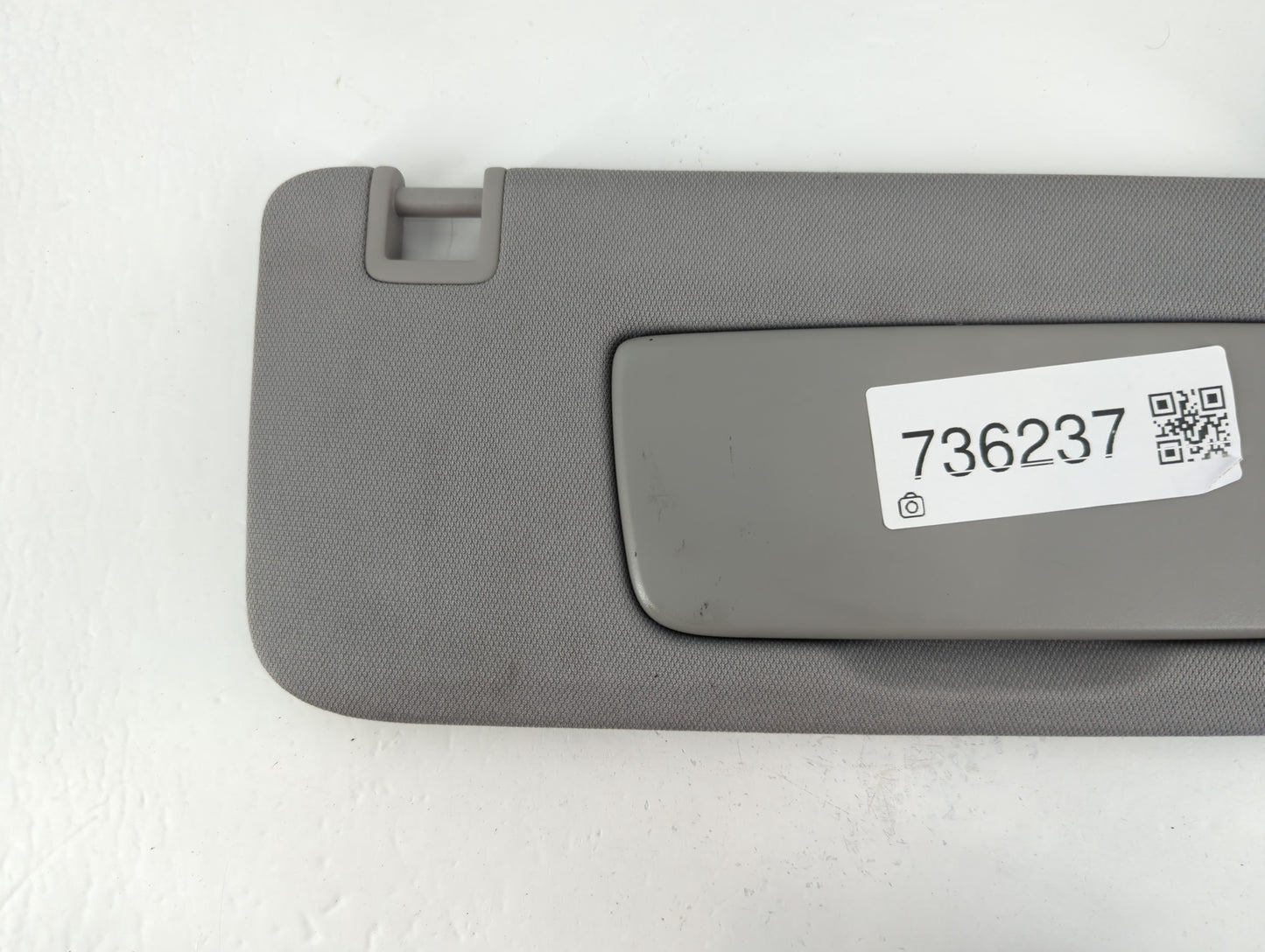 2018-2019 Chevrolet Equinox Sun Visor Shade Replacement Driver Left Mirror Fits Fits 2018 2019 OEM Used Auto Parts - Oemused