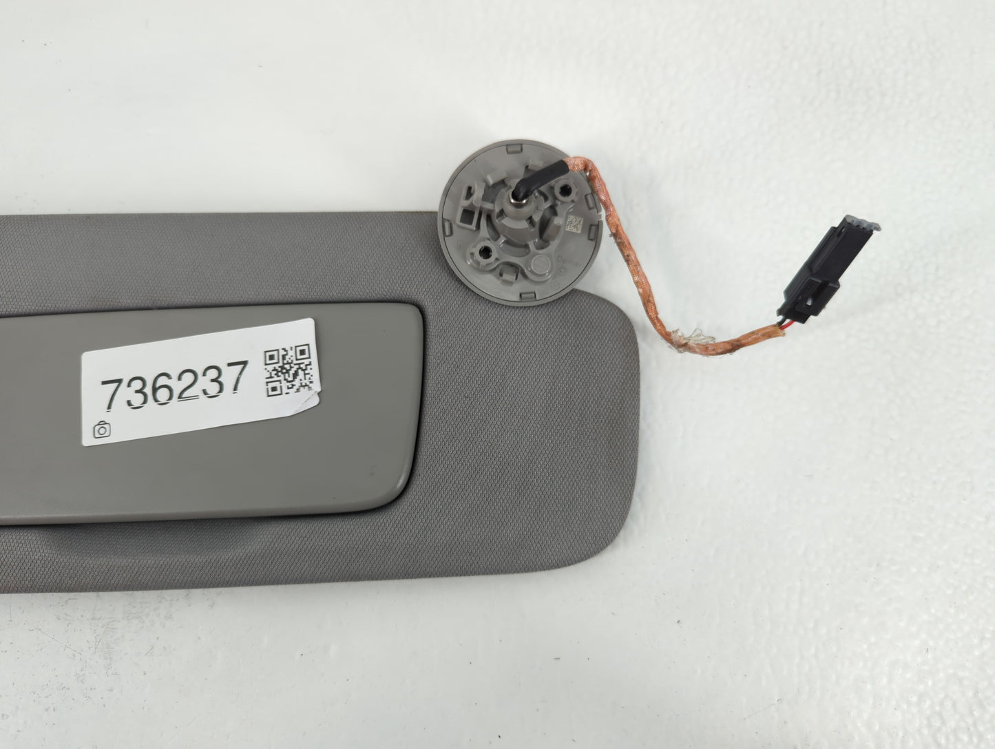 2018-2019 Chevrolet Equinox Sun Visor Shade Replacement Driver Left Mirror Fits Fits 2018 2019 OEM Used Auto Parts - Oemused