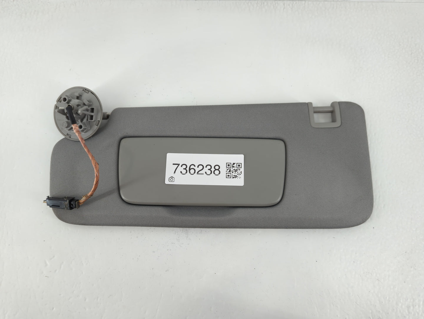 2018-2019 Chevrolet Equinox Sun Visor Shade Replacement Passenger Right Mirror Fits Fits 2018 2019 OEM Used Auto Parts - Oem