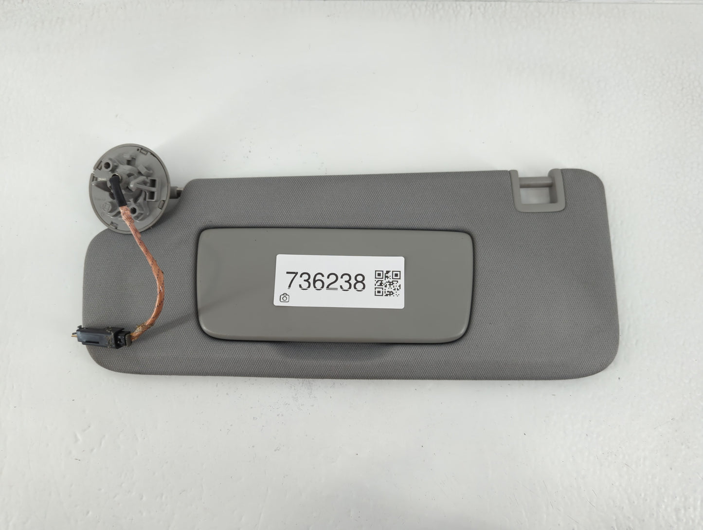 2018-2019 Chevrolet Equinox Sun Visor Shade Replacement Passenger Right Mirror Fits Fits 2018 2019 OEM Used Auto Parts - Oem