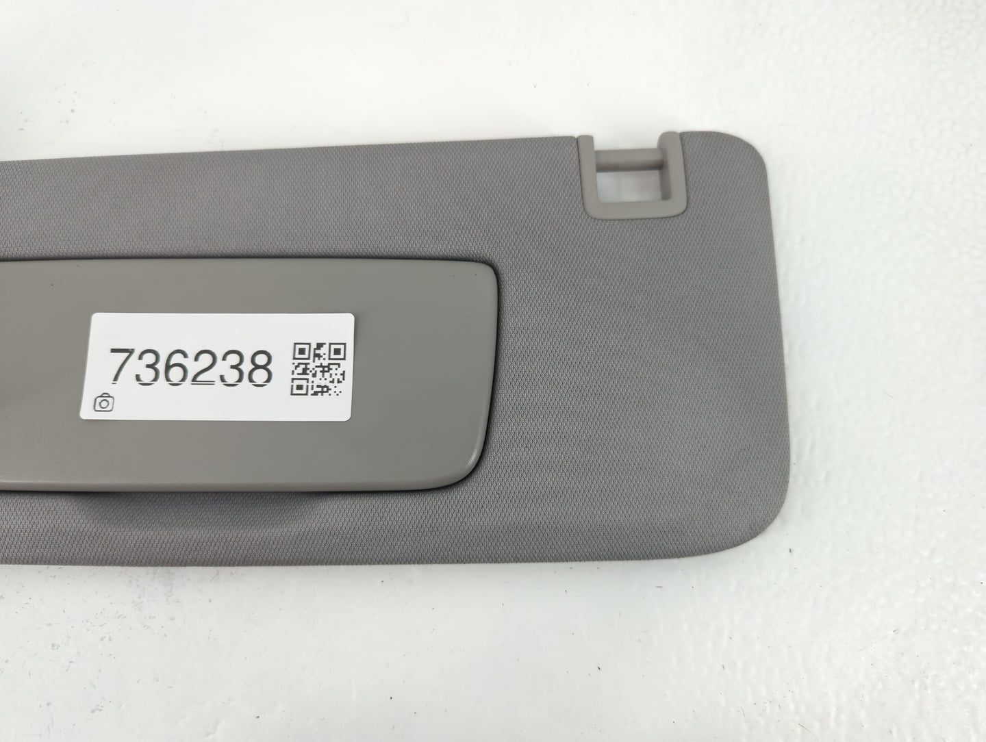 2018-2019 Chevrolet Equinox Sun Visor Shade Replacement Passenger Right Mirror Fits Fits 2018 2019 OEM Used Auto Parts - Oem