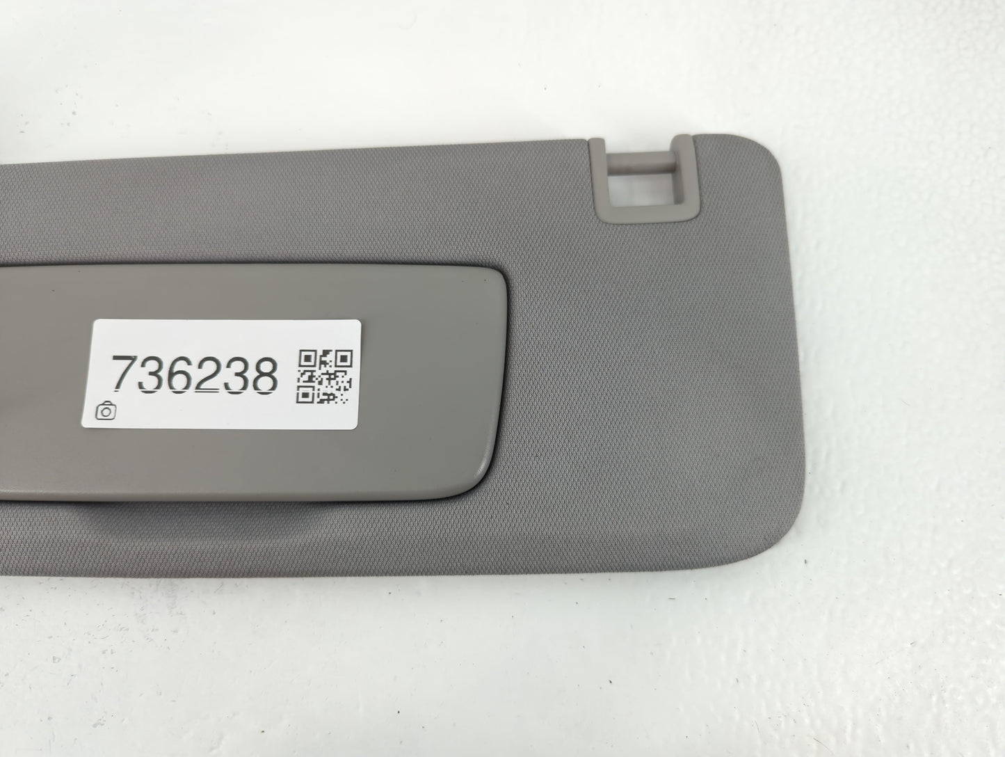 2018-2019 Chevrolet Equinox Sun Visor Shade Replacement Passenger Right Mirror Fits Fits 2018 2019 OEM Used Auto Parts - Oem